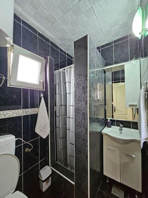 Tivat studio apartment 5 min from airport Tivat view 4