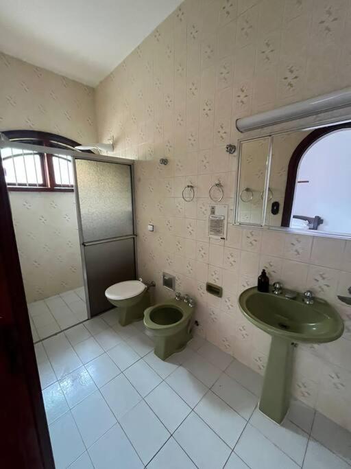 Casa 30 m da praia,condomínio Tenório