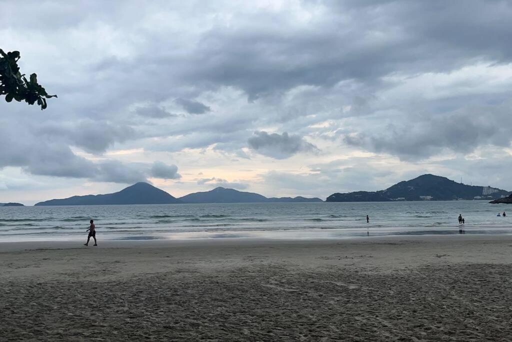Casa 30 m da praia,condomínio Tenório
