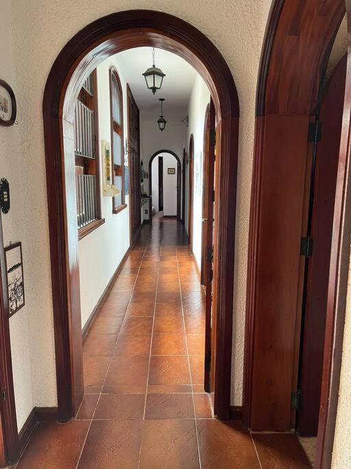 Casa 30 m da praia,condomínio Tenório