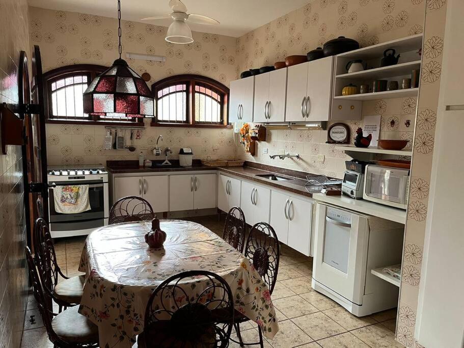 Casa 30 m da praia,condomínio Tenório
