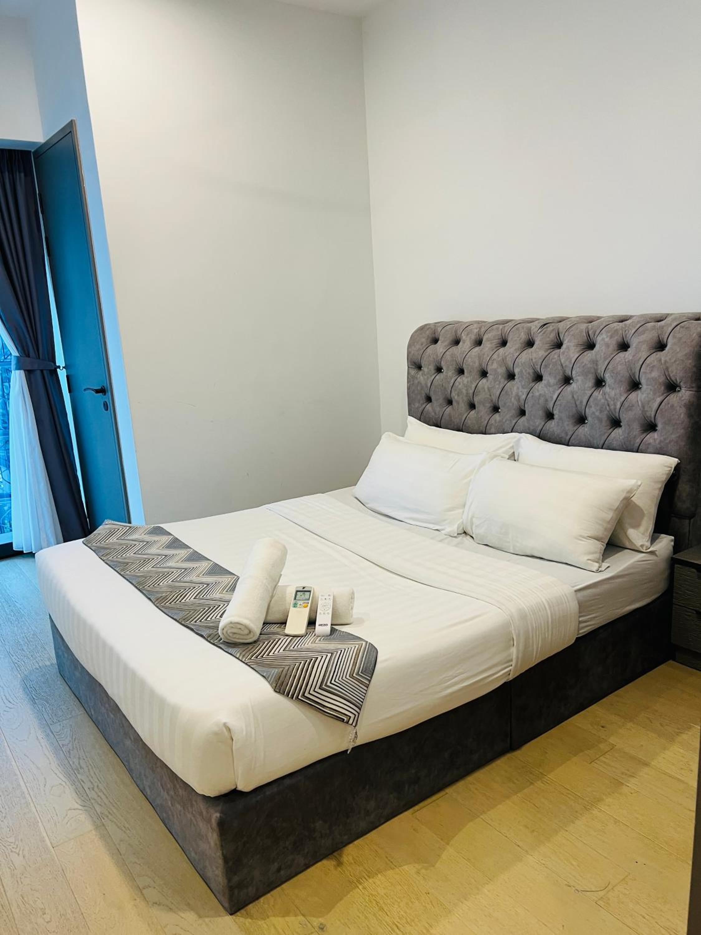 Eaton residence suites By CoX