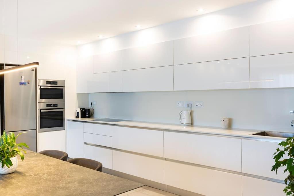 NGH12 - Lovely and Spacious 2 Bedroom Apartment