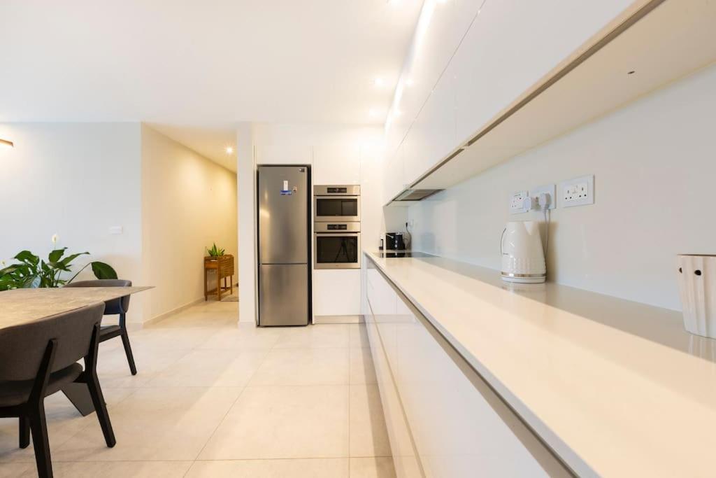 NGH12 - Lovely and Spacious 2 Bedroom Apartment