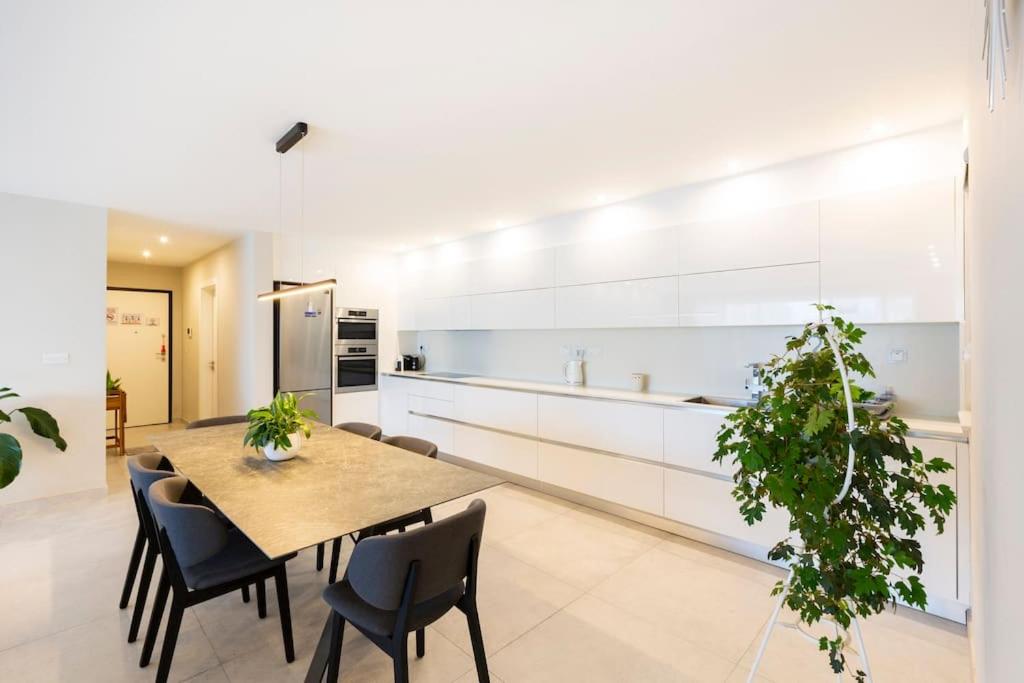 NGH12 - Lovely and Spacious 2 Bedroom Apartment