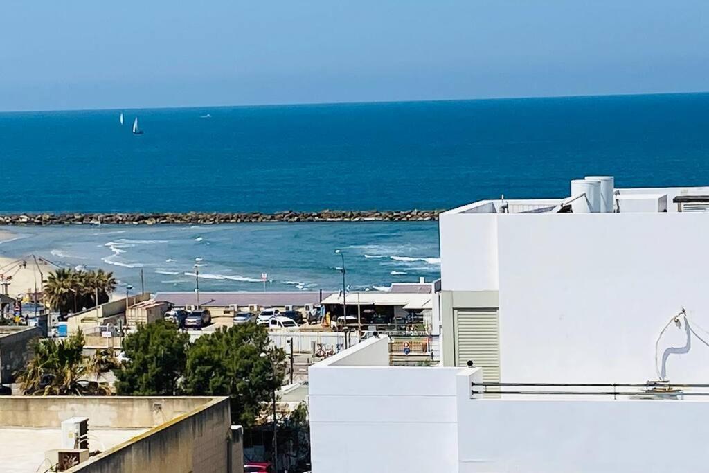 The Yermiyahu and Beach Luxury suite view 4
