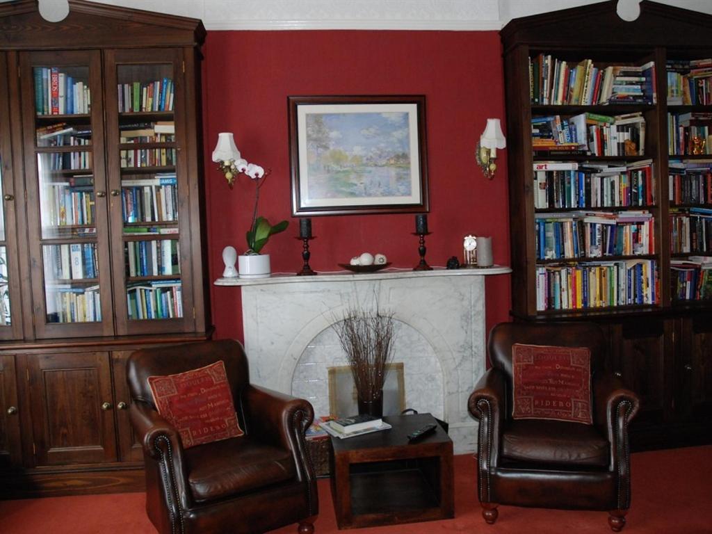 Tanes Hotel