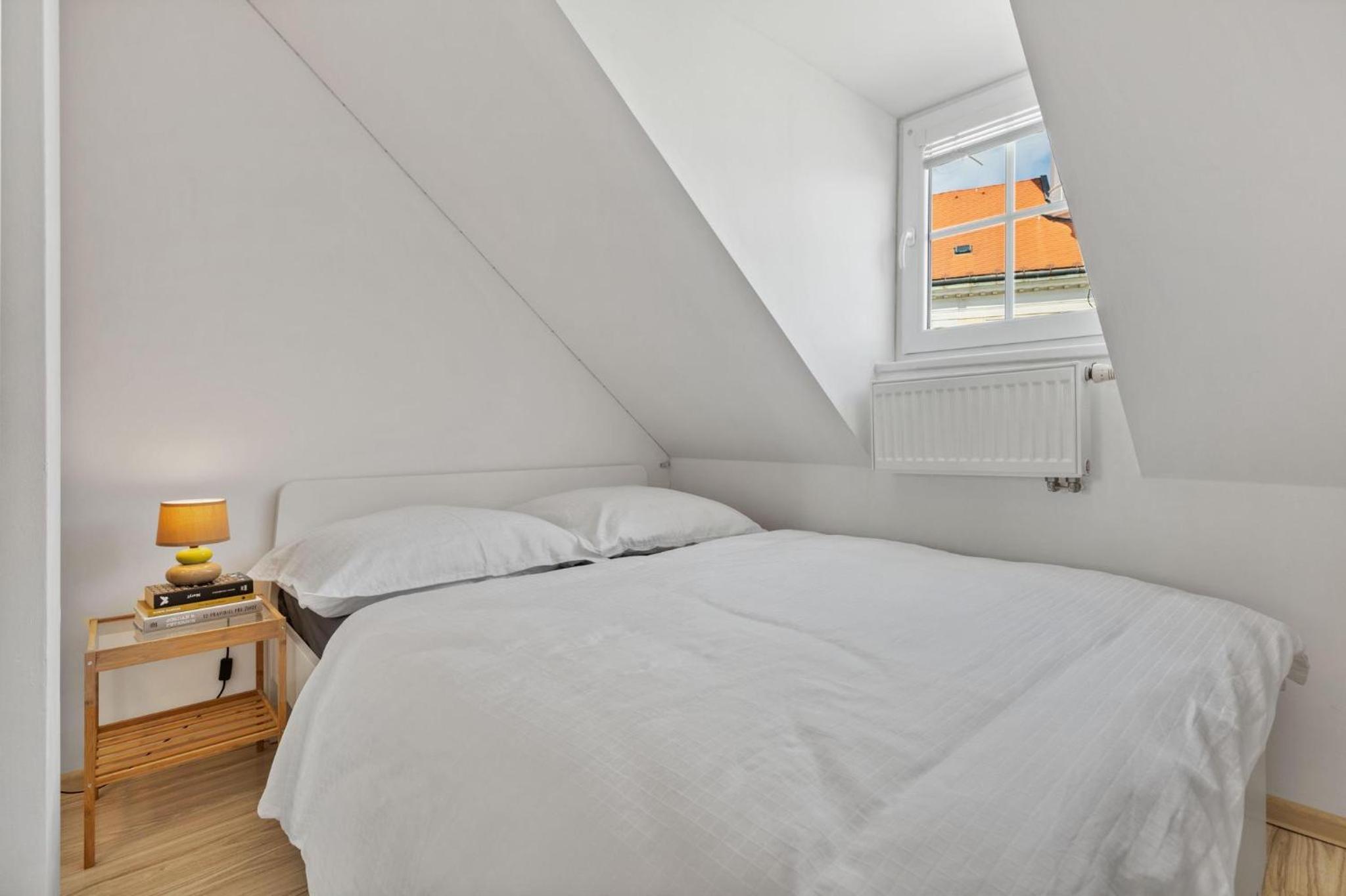 Apple apartment