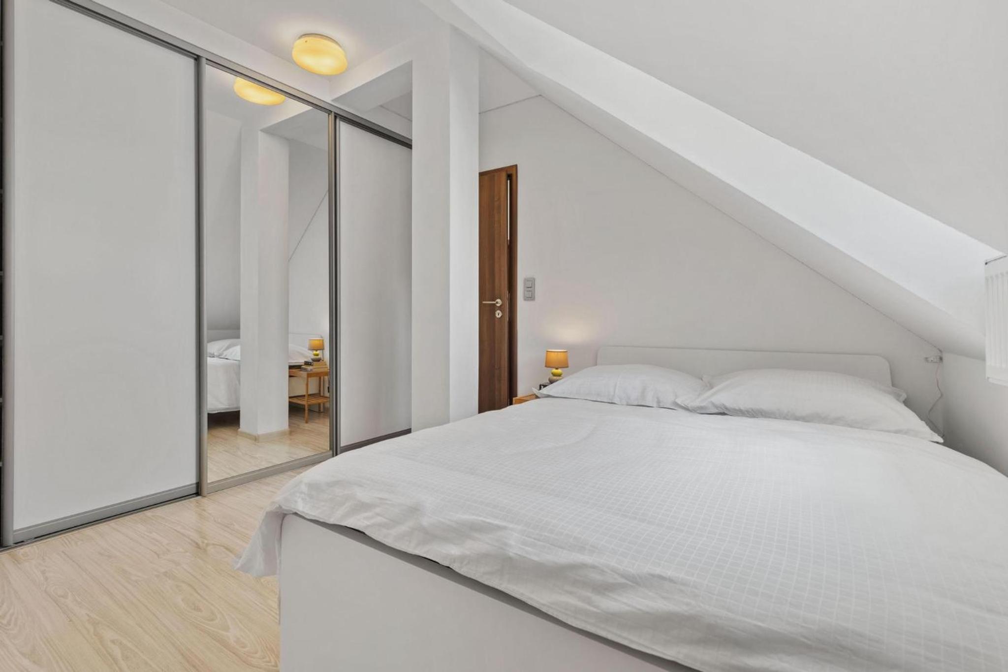 Apple apartment