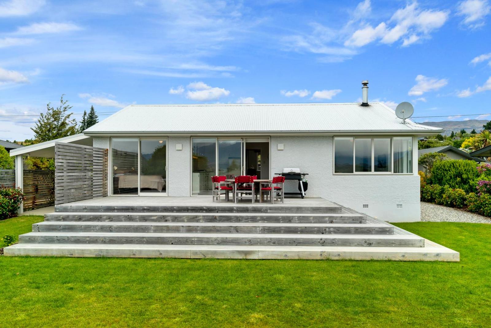 The Rabbit Warren - Wanaka Holiday Home view 4