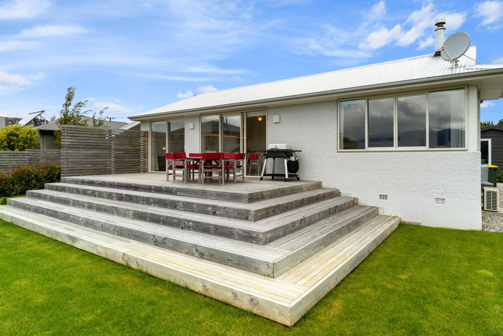The Rabbit Warren - Wanaka Holiday Home view 5