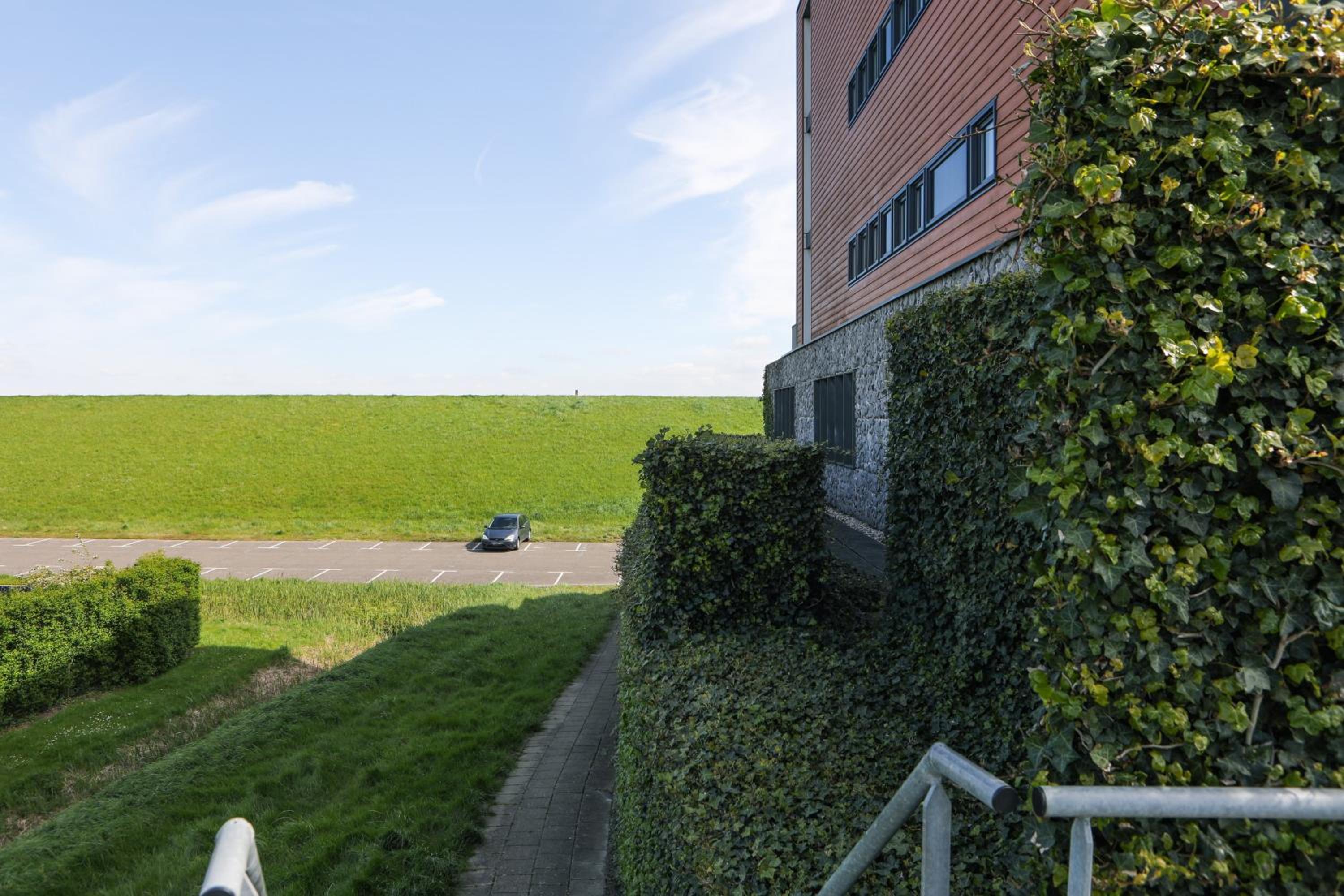 Photo 32