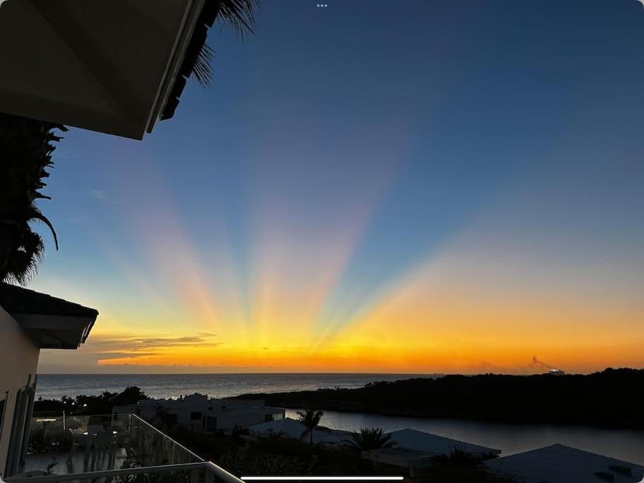 Prachtige bungalow / schitterend uniek uitzicht over baai en oceaan