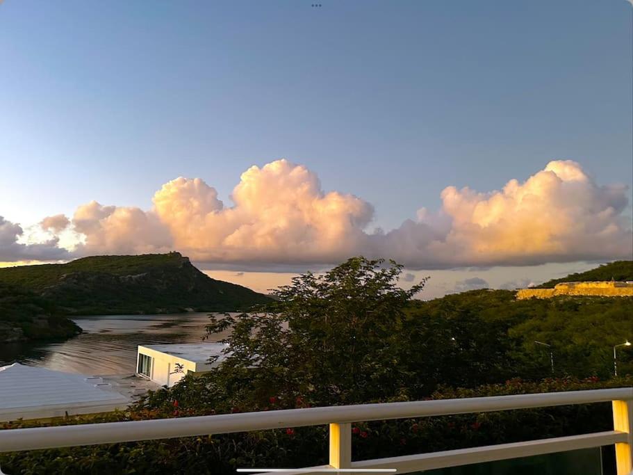 Prachtige bungalow / schitterend uniek uitzicht over baai en oceaan