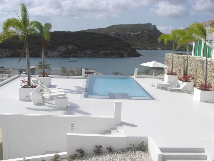 Prachtige bungalow / schitterend uniek uitzicht over baai en oceaan