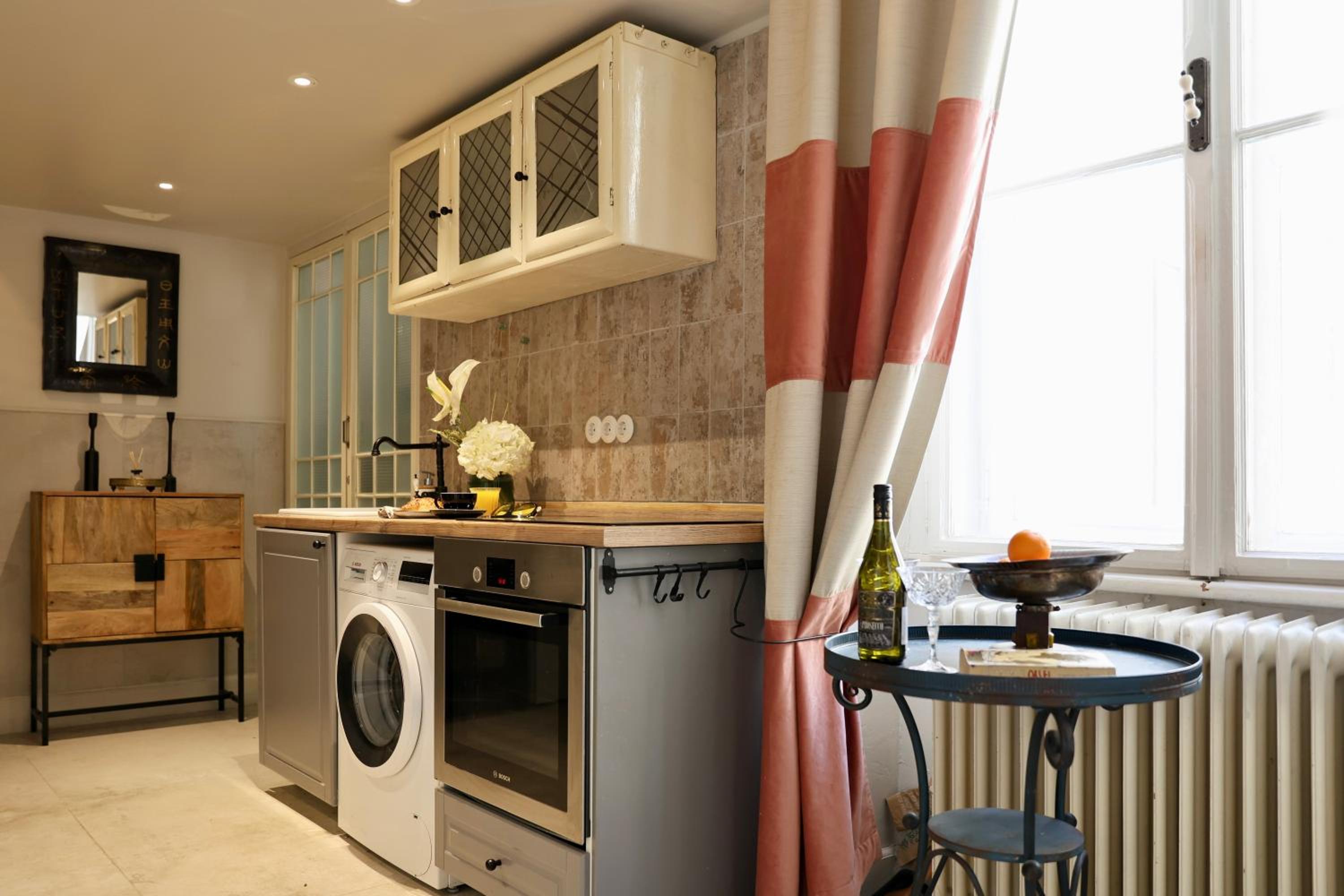 Andrassy Palace - Stylish 1 view 5