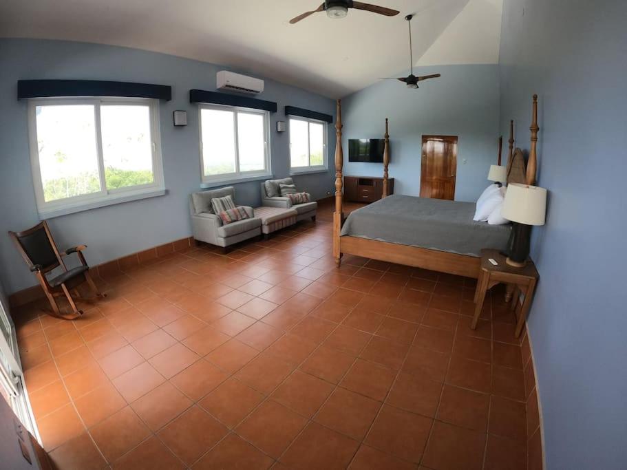 Luxury Villa with Separate Guest house and 360view