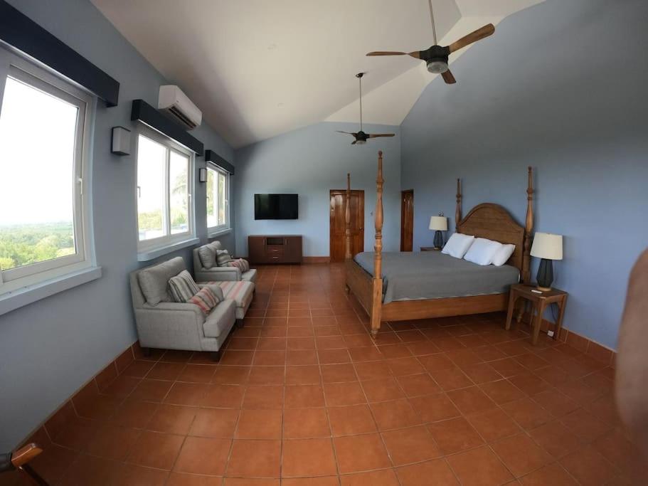 Luxury Villa with Separate Guest house and 360view