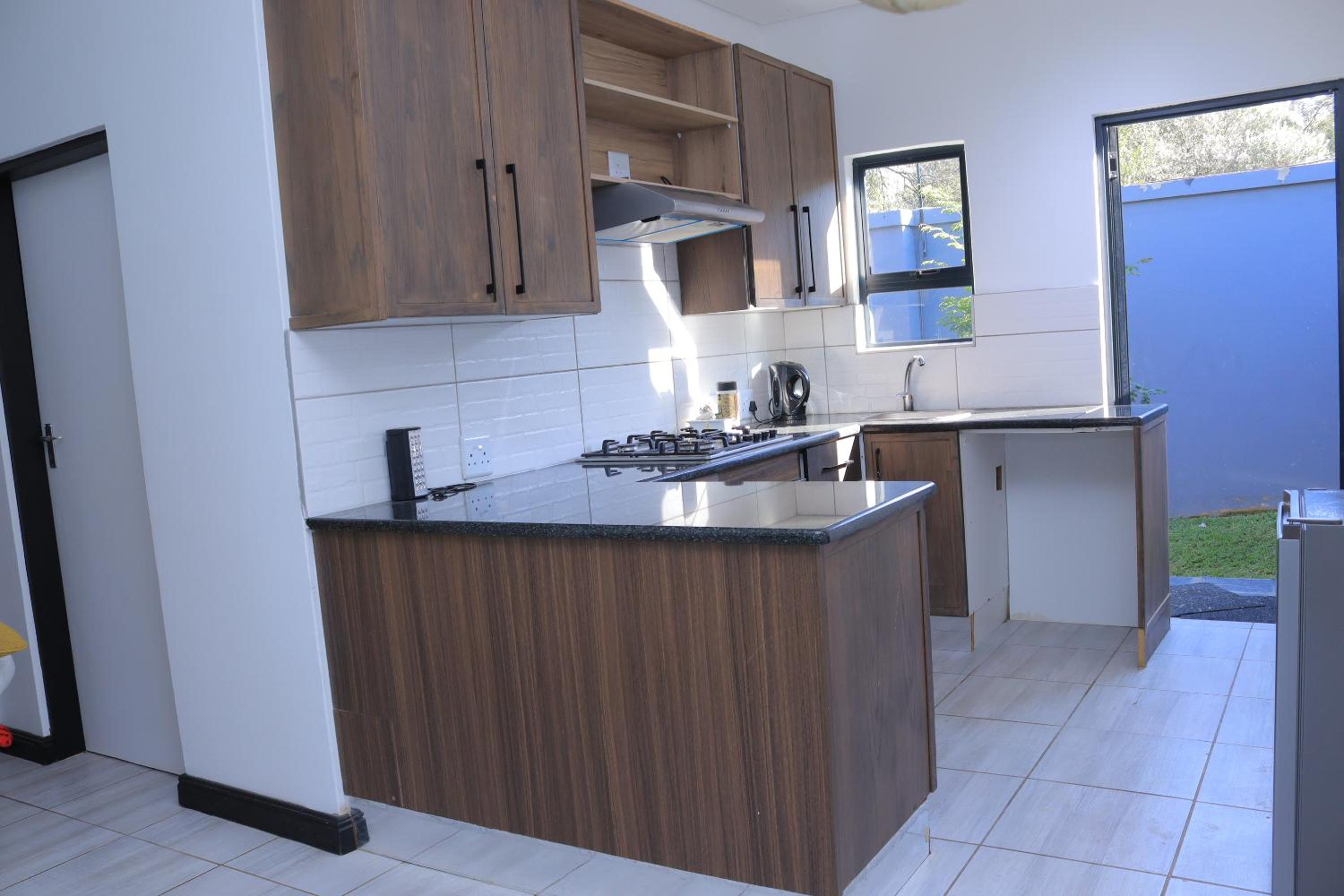No 3 on Cladon :Jadde Apartments view 4