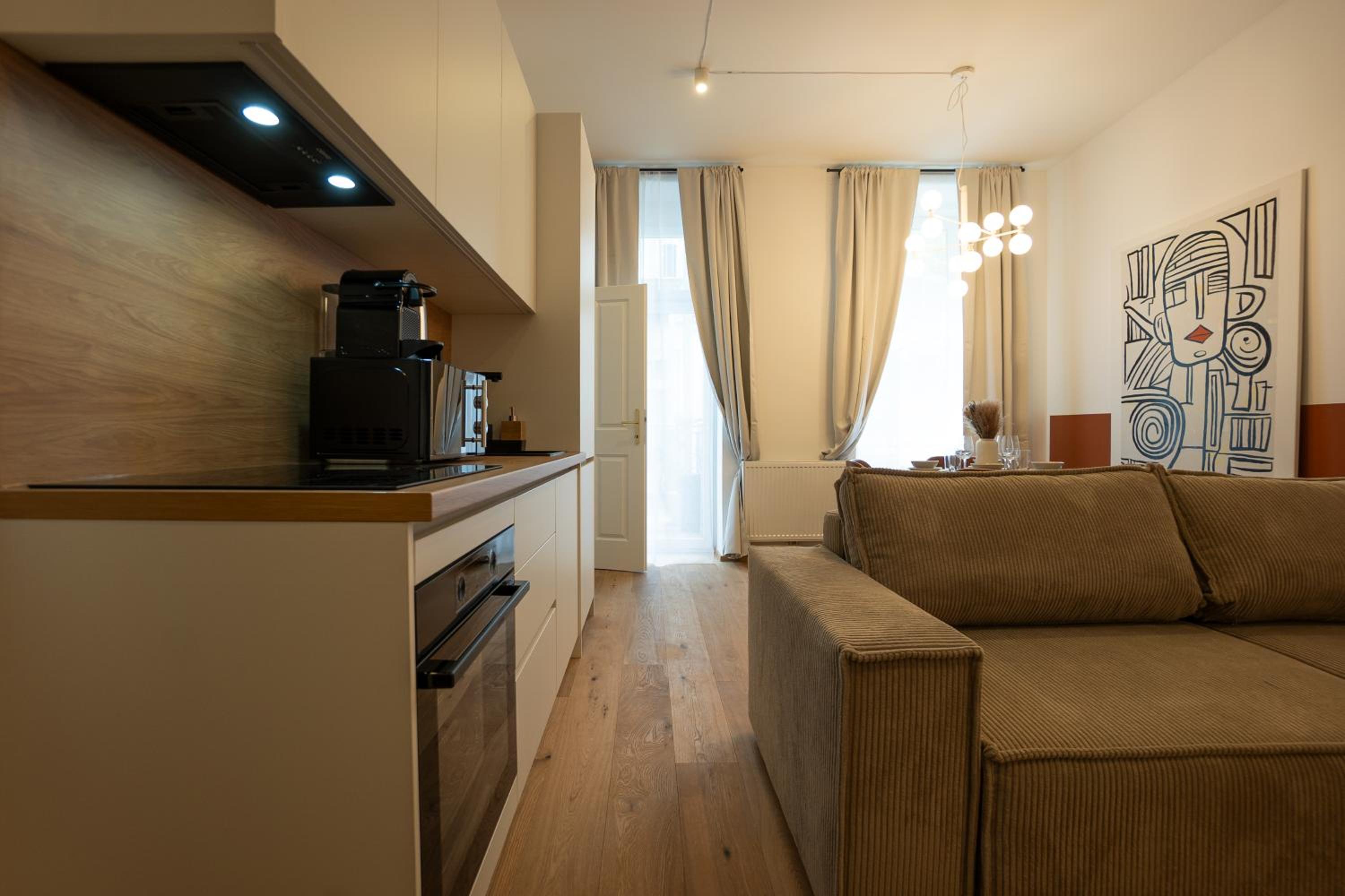 Bright, modern and central flat with a terrace