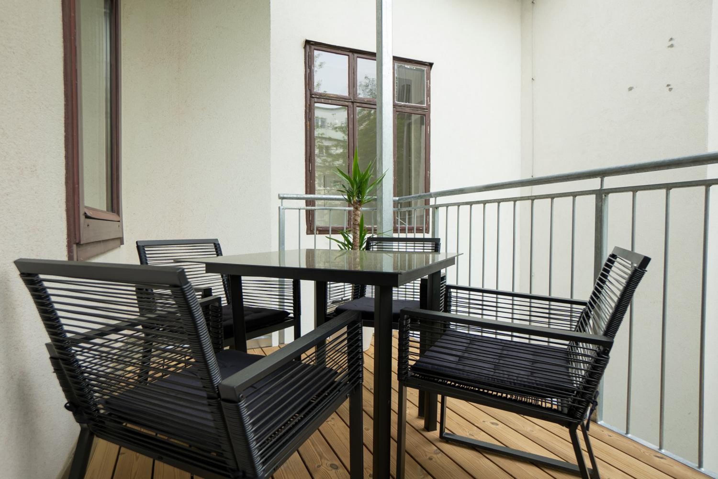 Bright, modern and central flat with a terrace