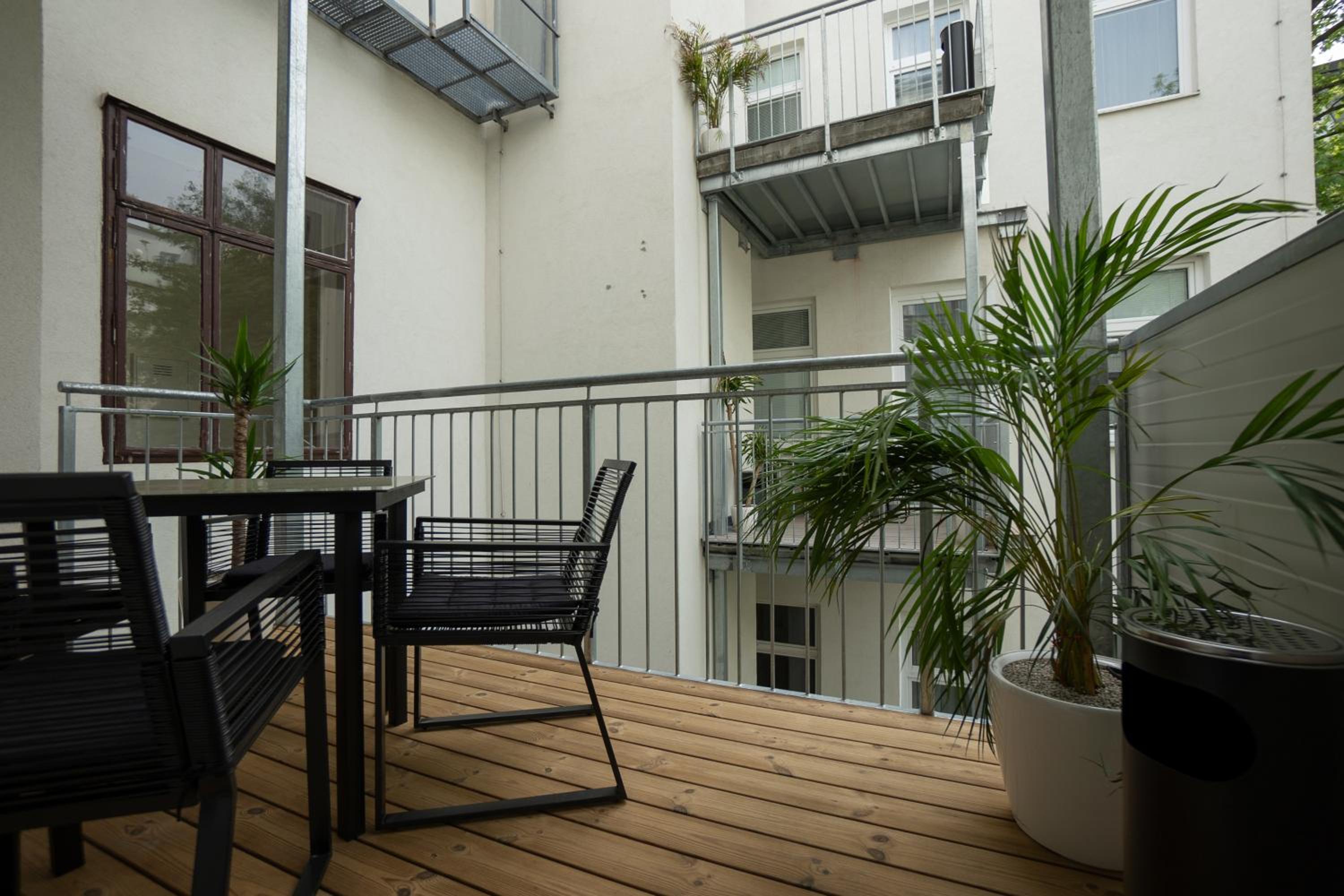 Bright, modern and central flat with a terrace