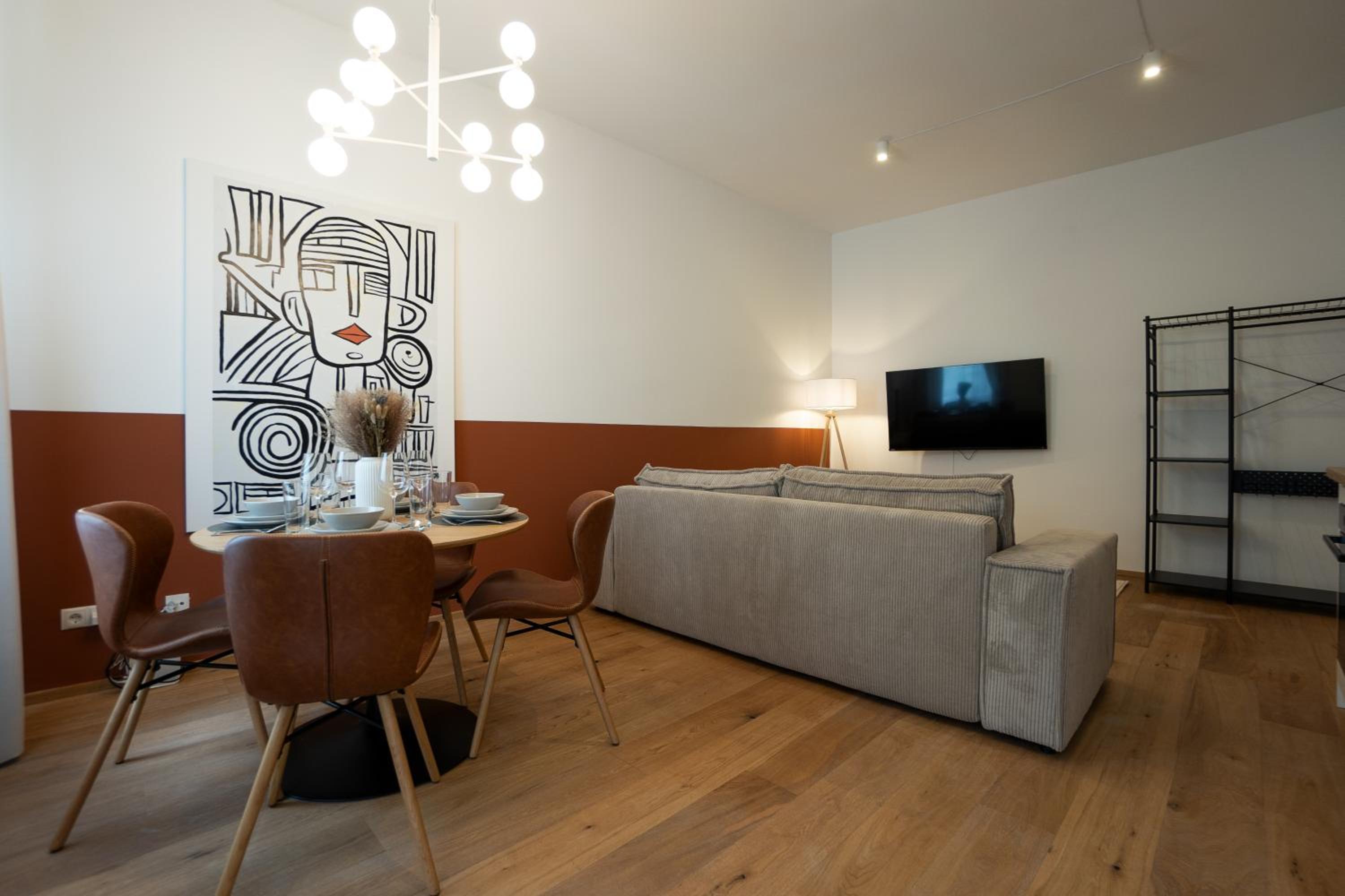 Bright, modern and central flat with a terrace