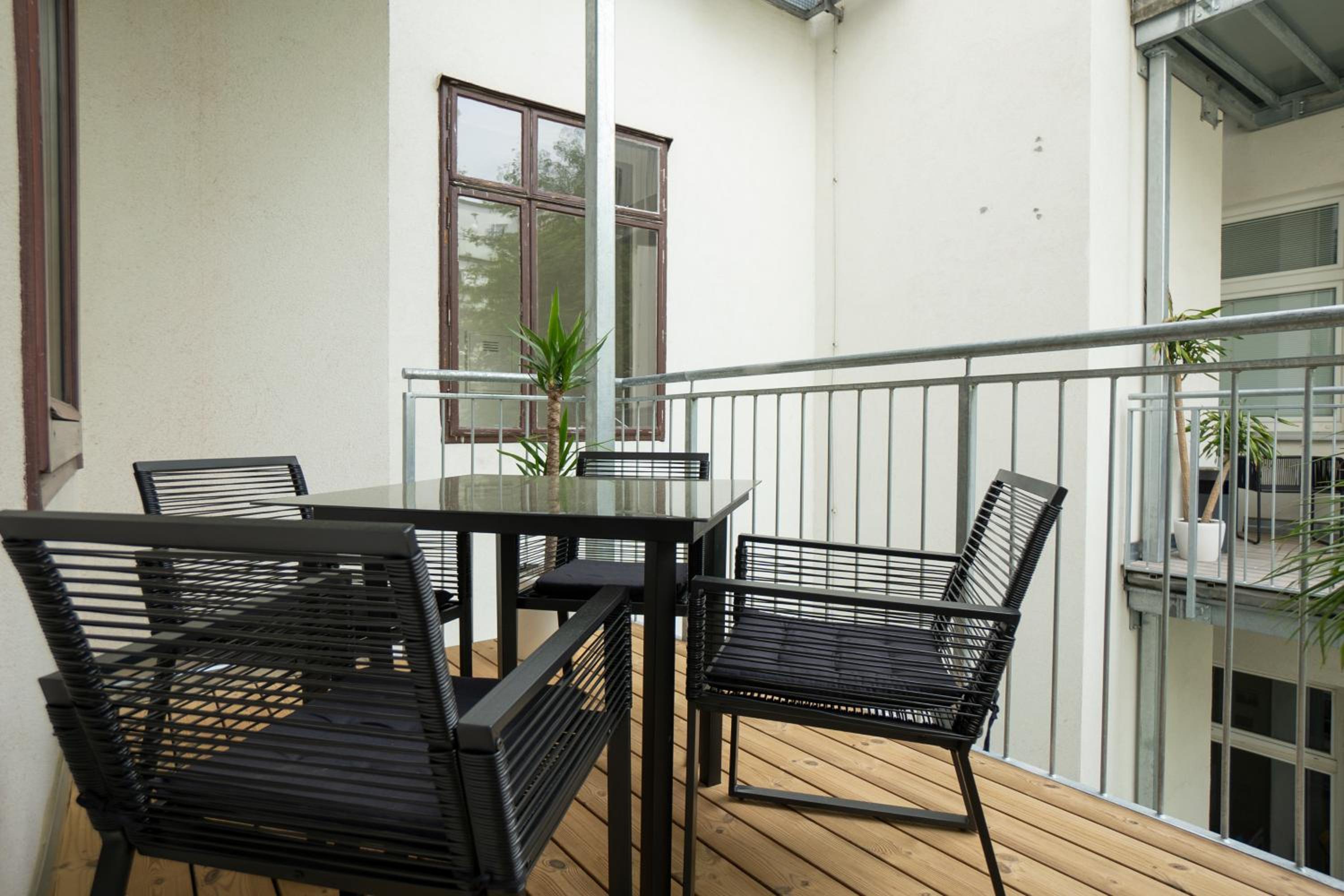 Bright, modern and central flat with a terrace