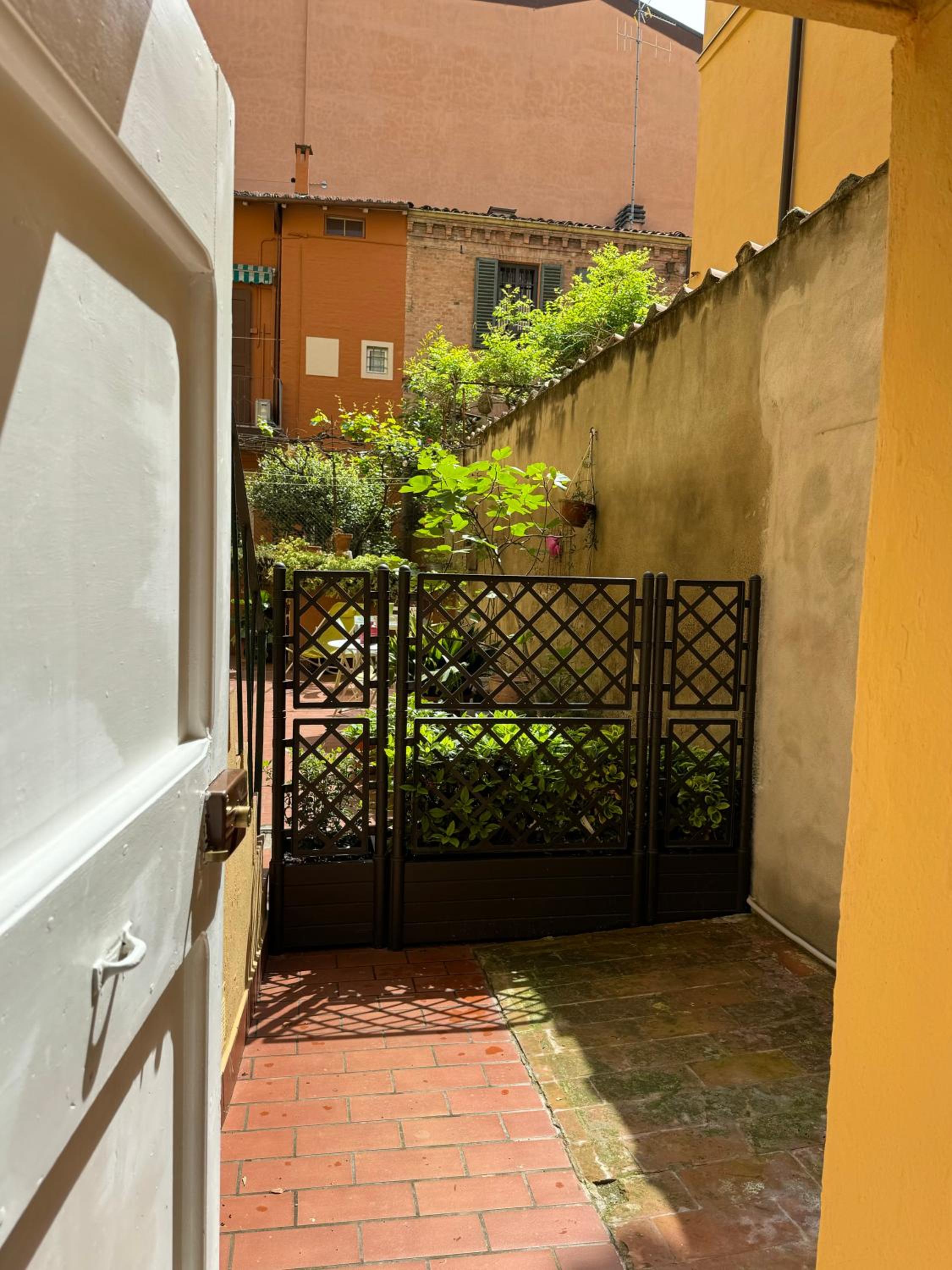 La Casina a Porta Castiglione view 3
