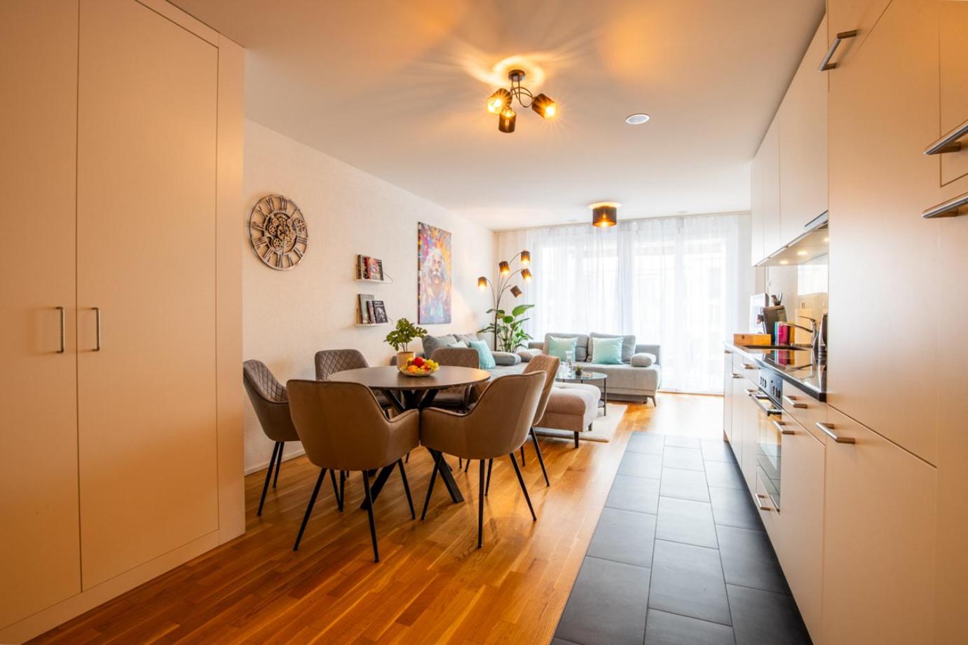 Special EiNSTEiN II Apartment Basel, Messe Kleinbasel 10-STAR