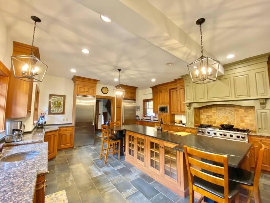 Luxurious Mansion for Large Groups