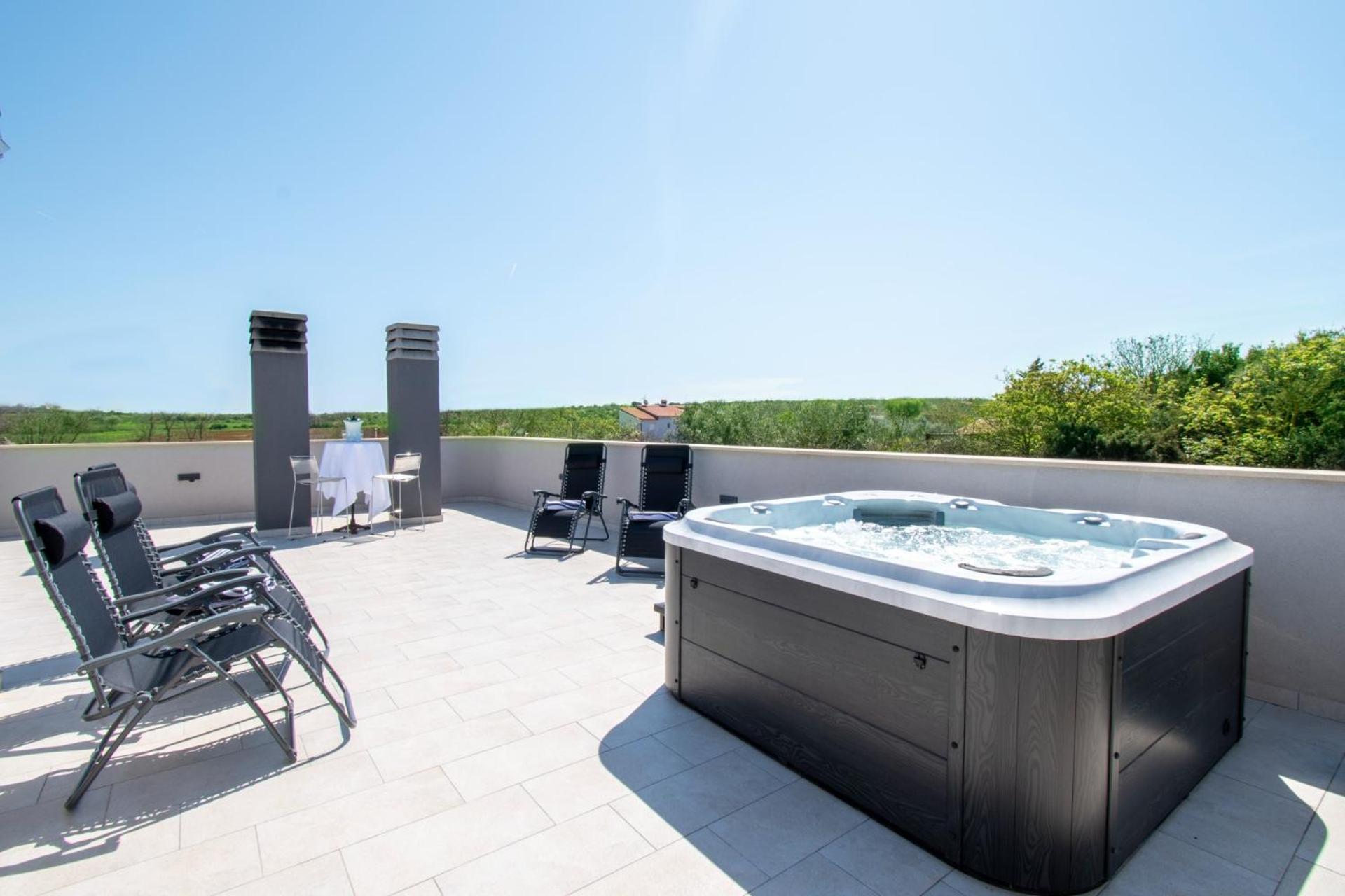 Ferienhaus Ivana mit Jacuzzi in Pula,Istrien - by Istrabook