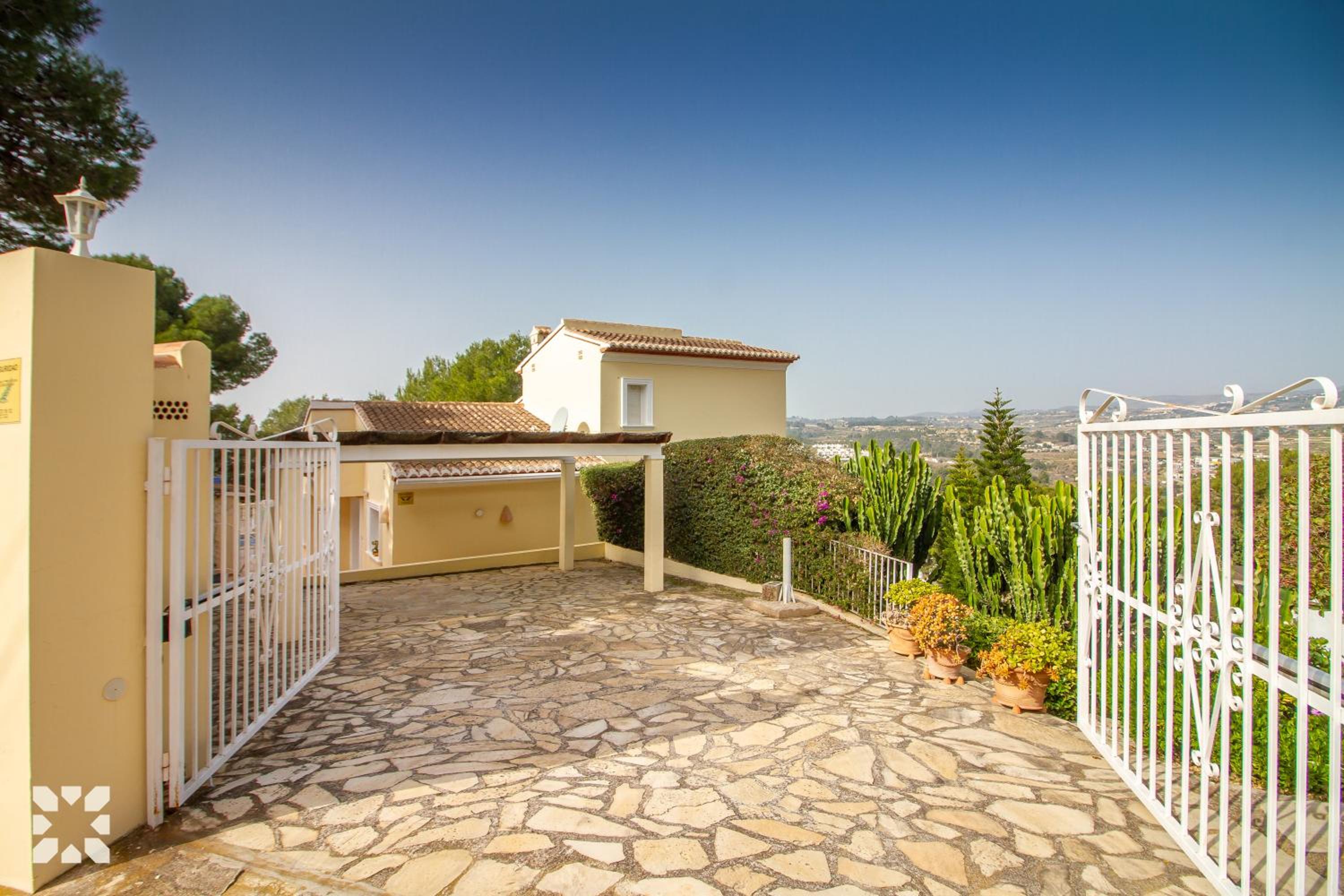 Villa Yanet by Abahana Villas