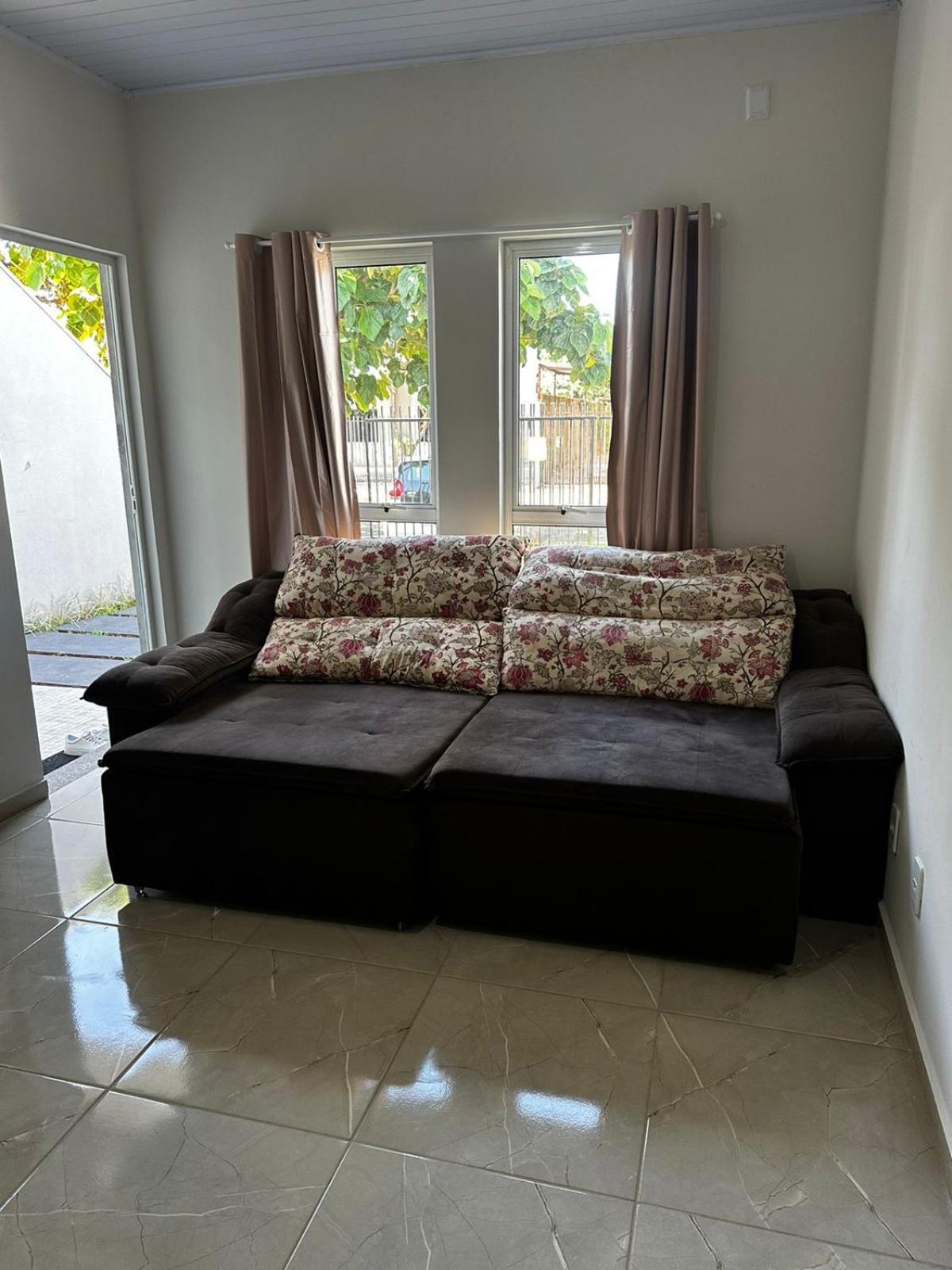 Casa confortável para até 4 pessoas - 2 quartos - ótima localização