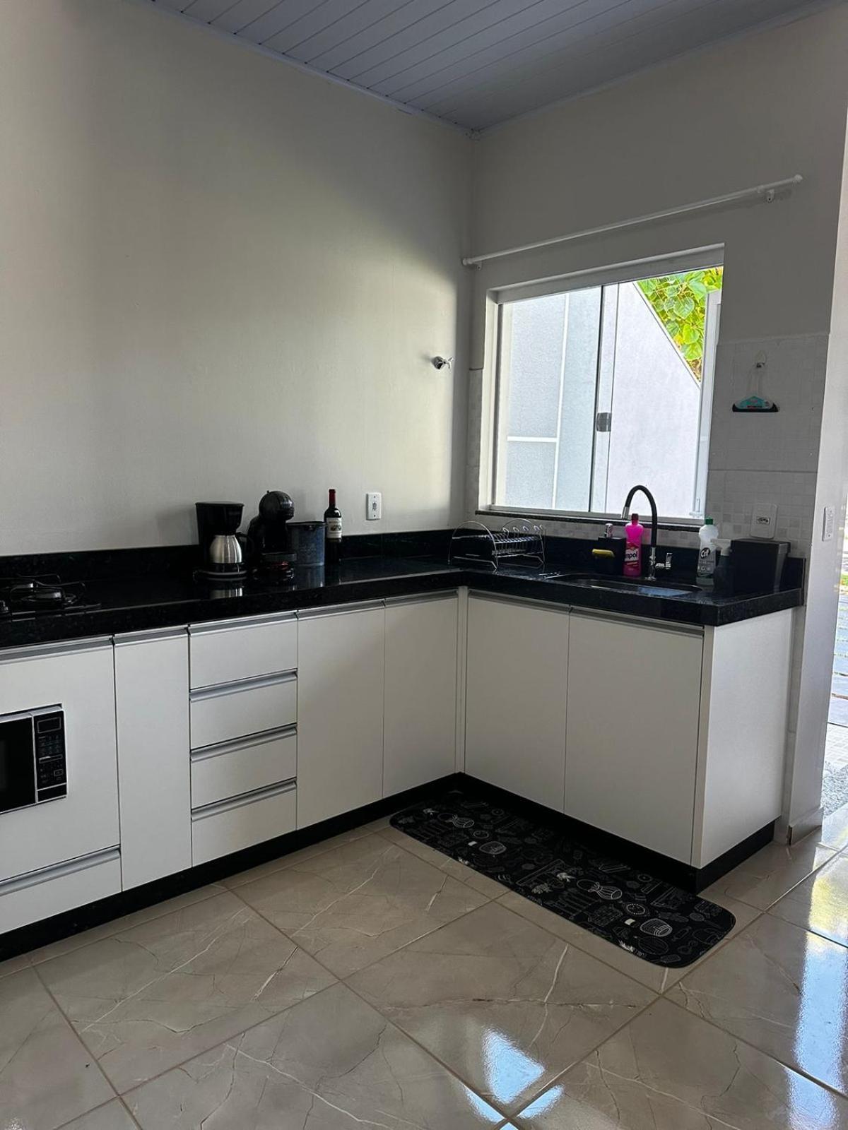 Casa confortável para até 4 pessoas - 2 quartos - ótima localização