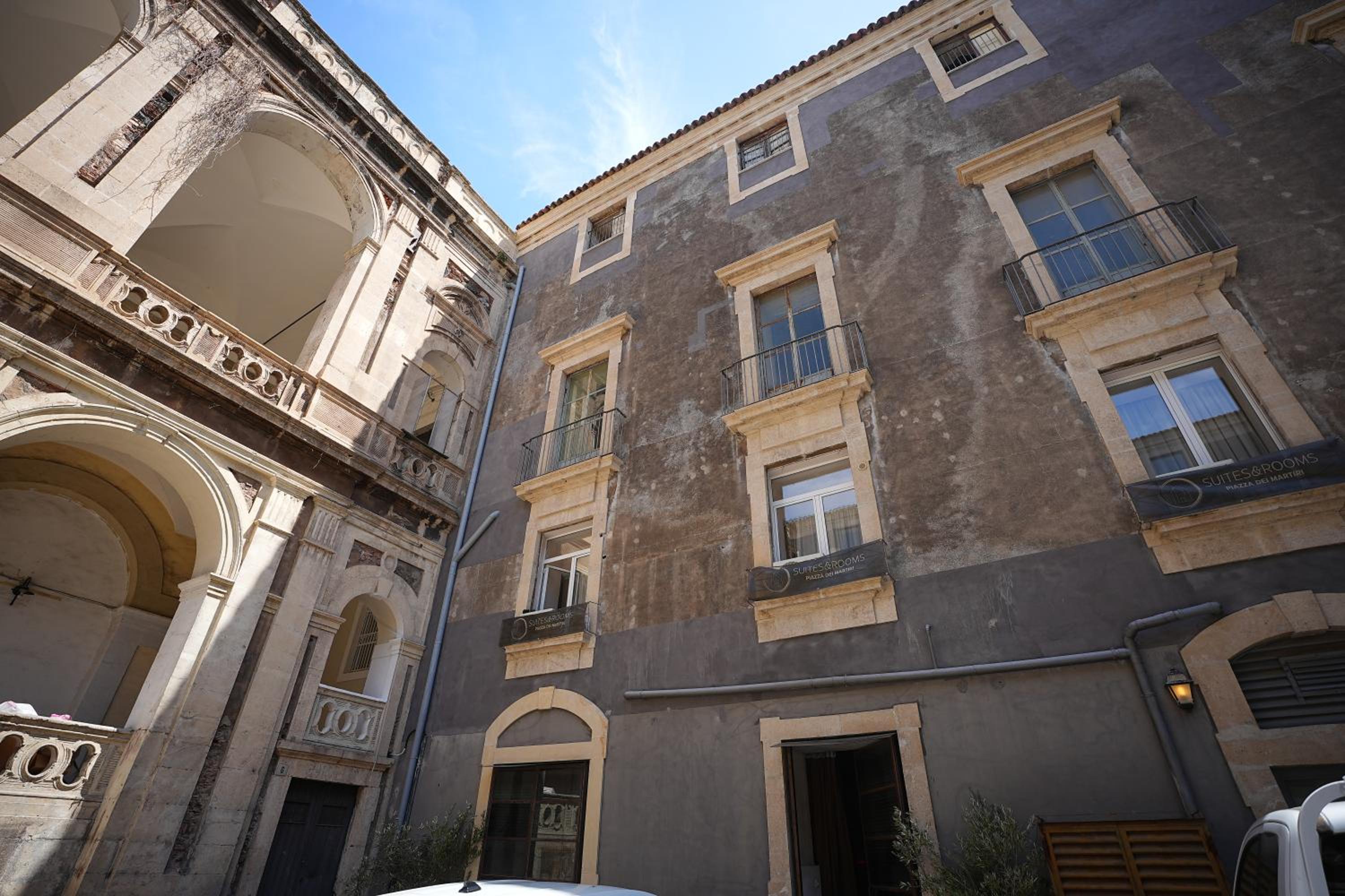 Hotel B&B Suites&Rooms piazza dei martiri - Image 1