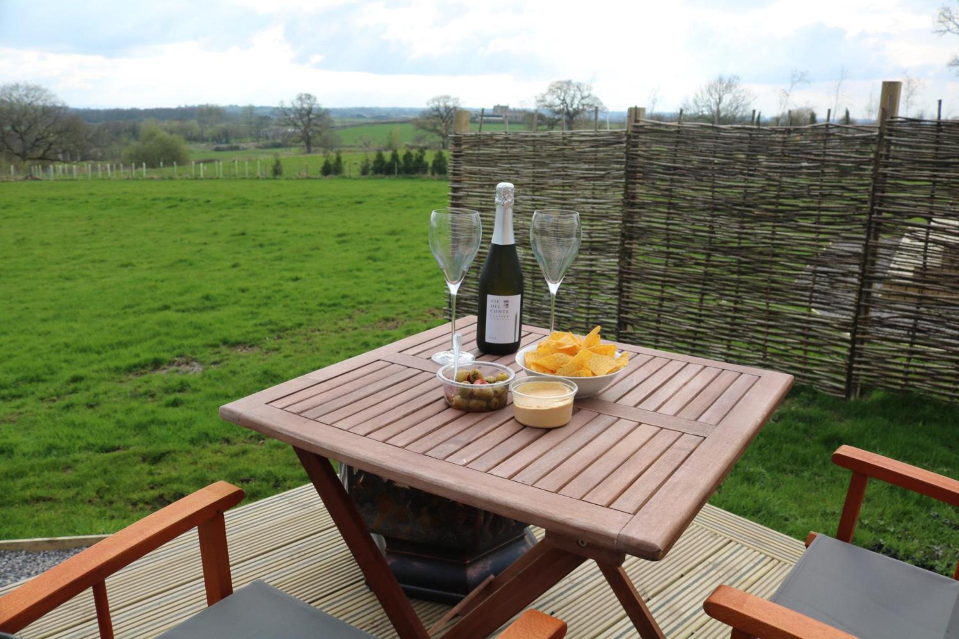 Beautiful cabins in Shaftesbury Dorset countryside