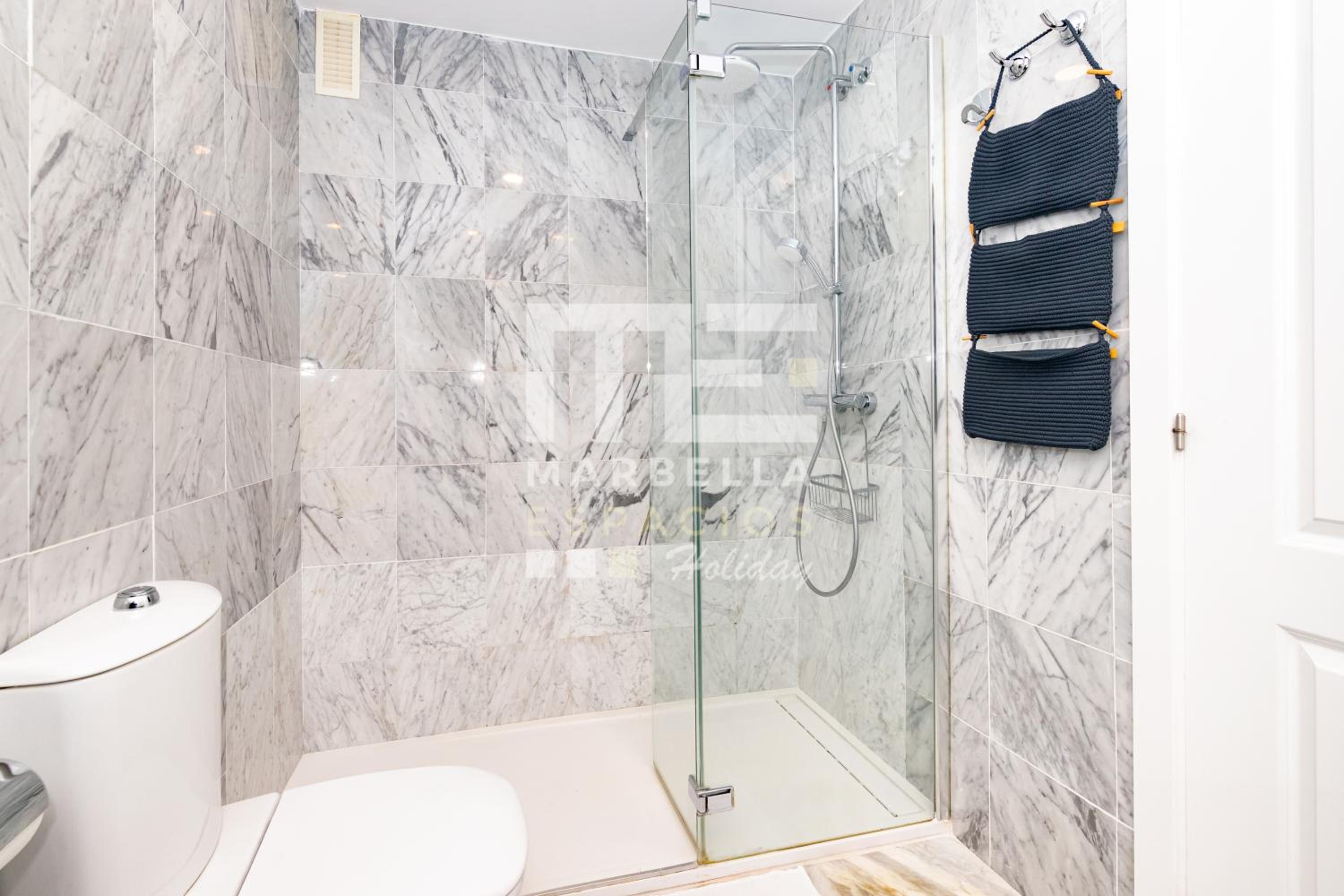 Chic garden flat 5min from beach