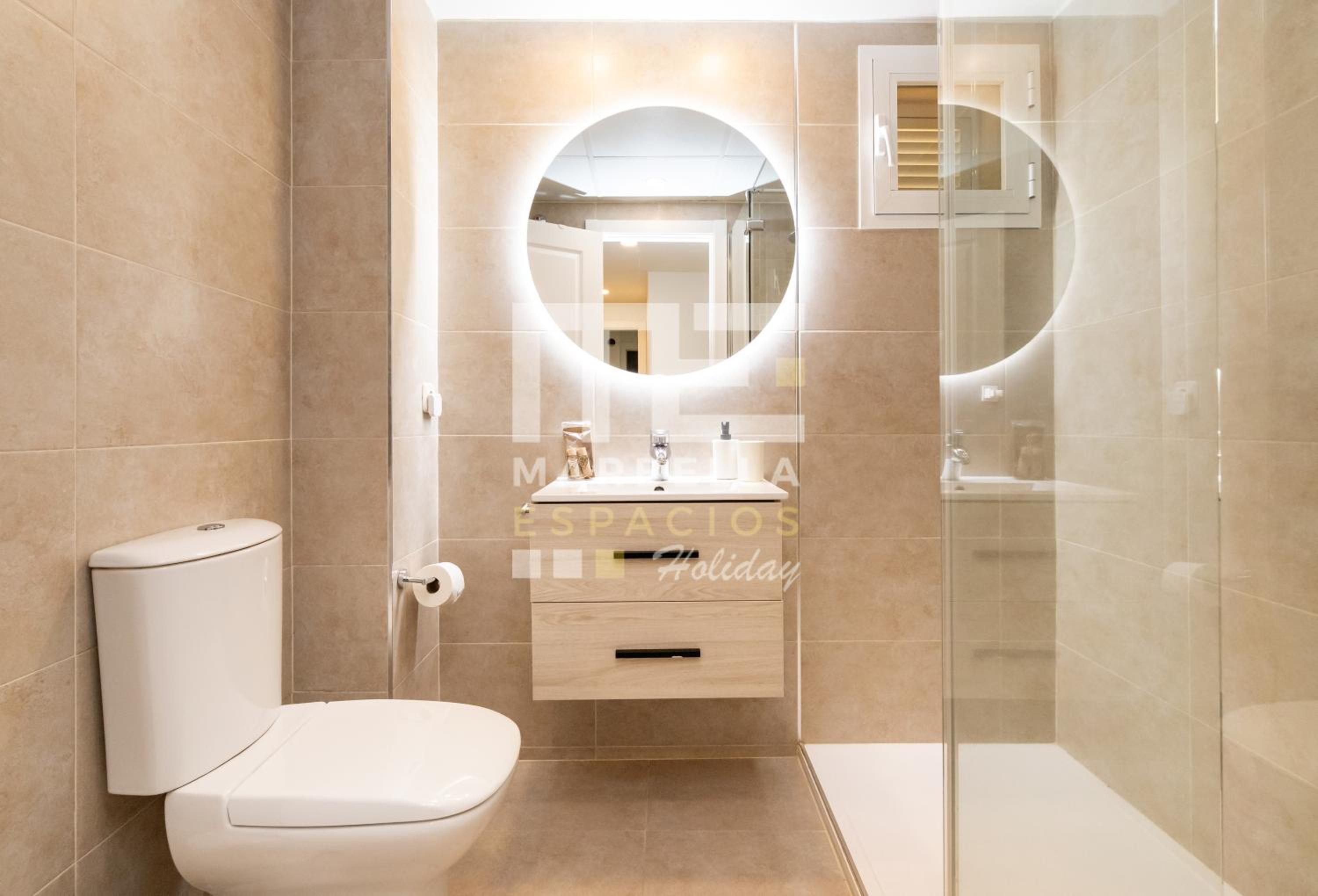 Chic garden flat 5min from beach
