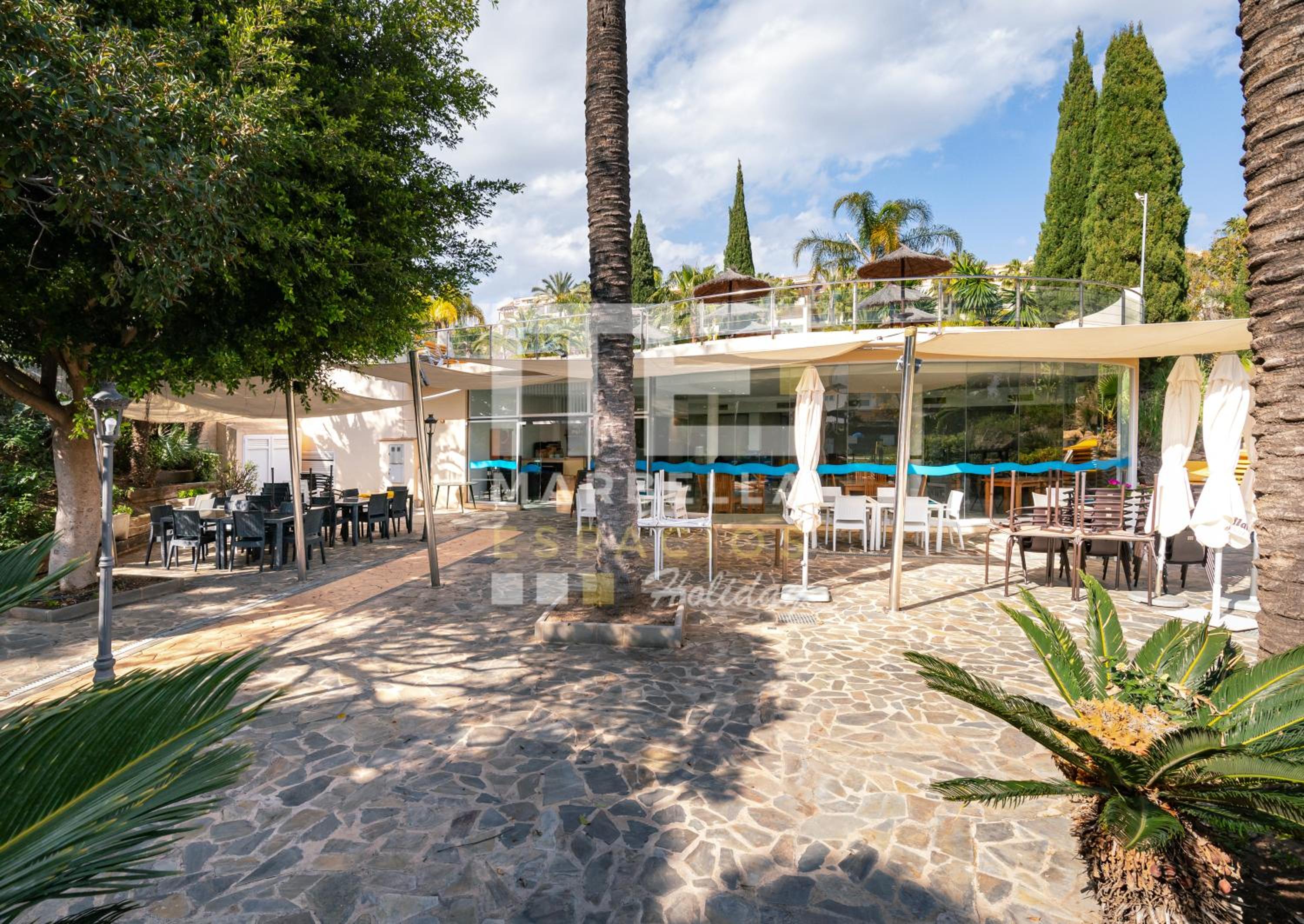 Chic garden flat 5min from beach