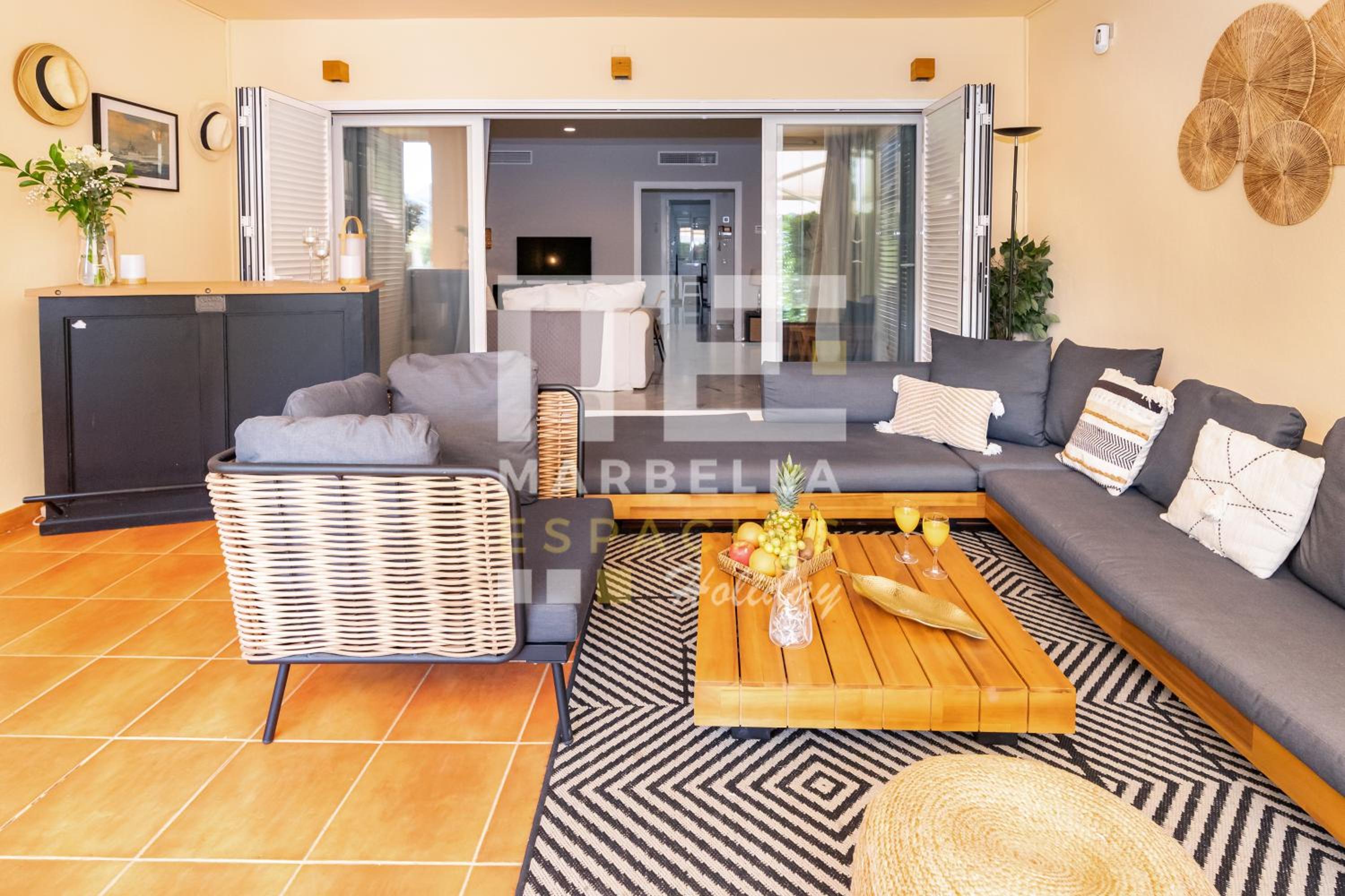 Chic garden flat 5min from beach
