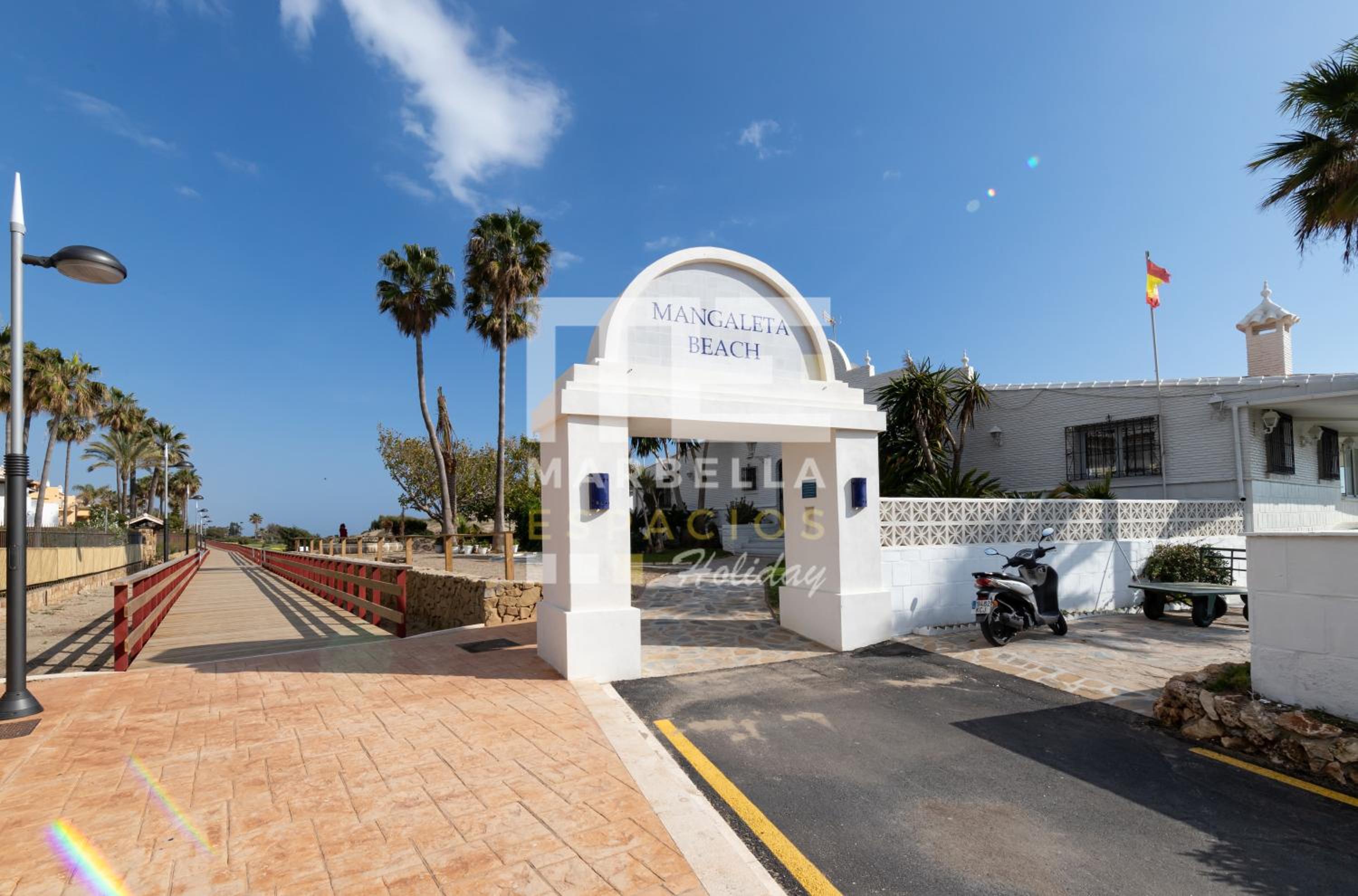Chic garden flat 5min from beach