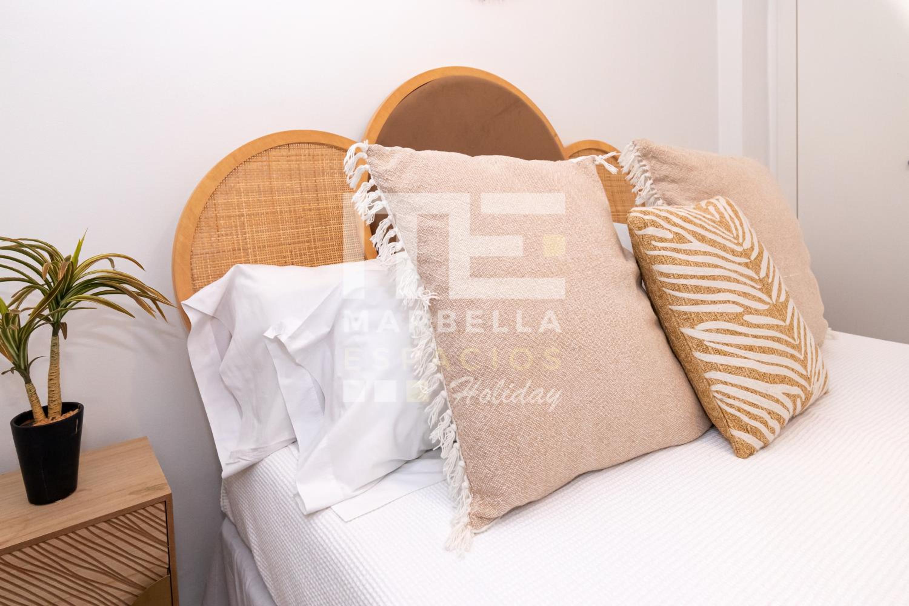 Chic garden flat 5min from beach