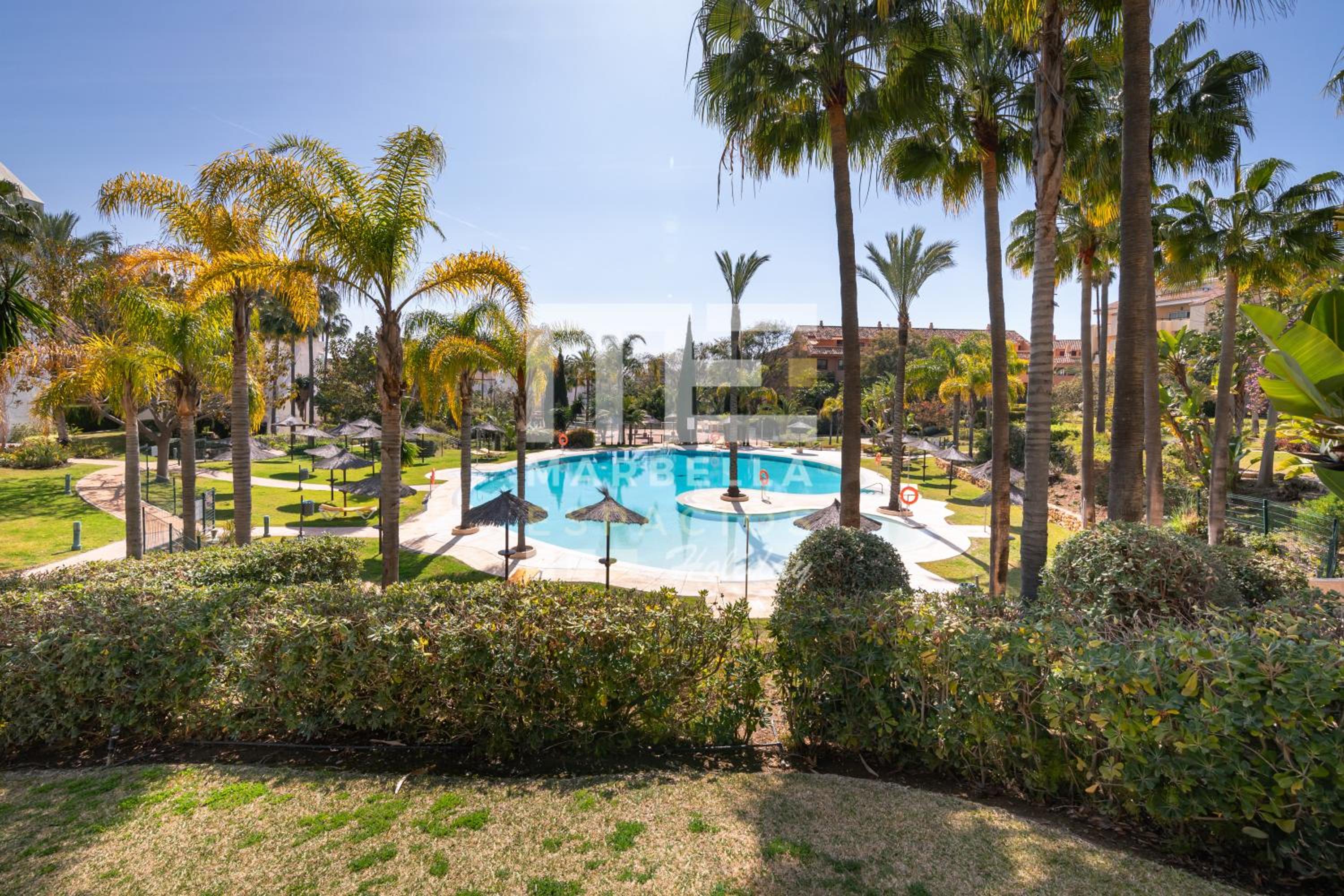 Chic garden flat 5min from beach
