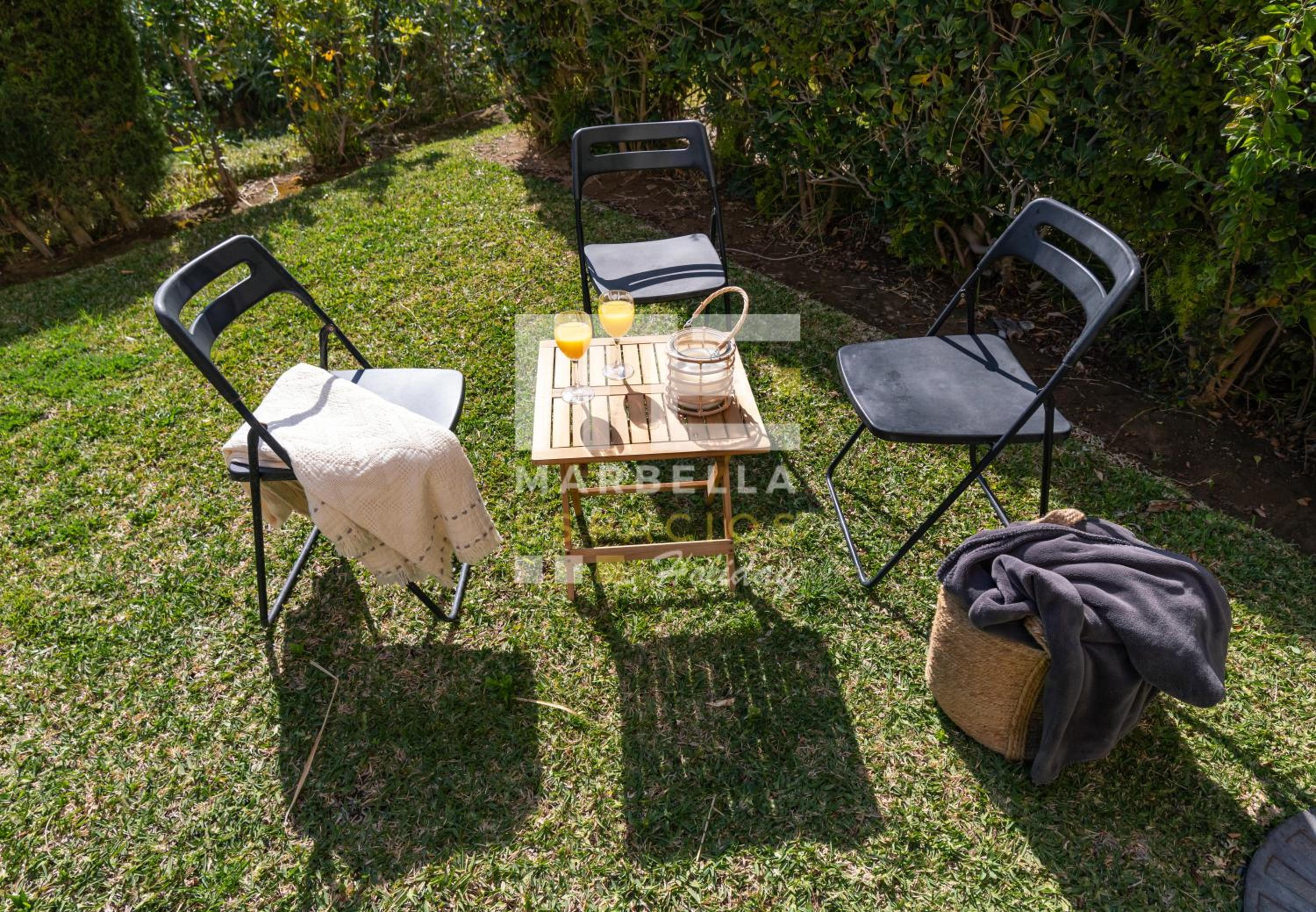 Chic garden flat 5min from beach