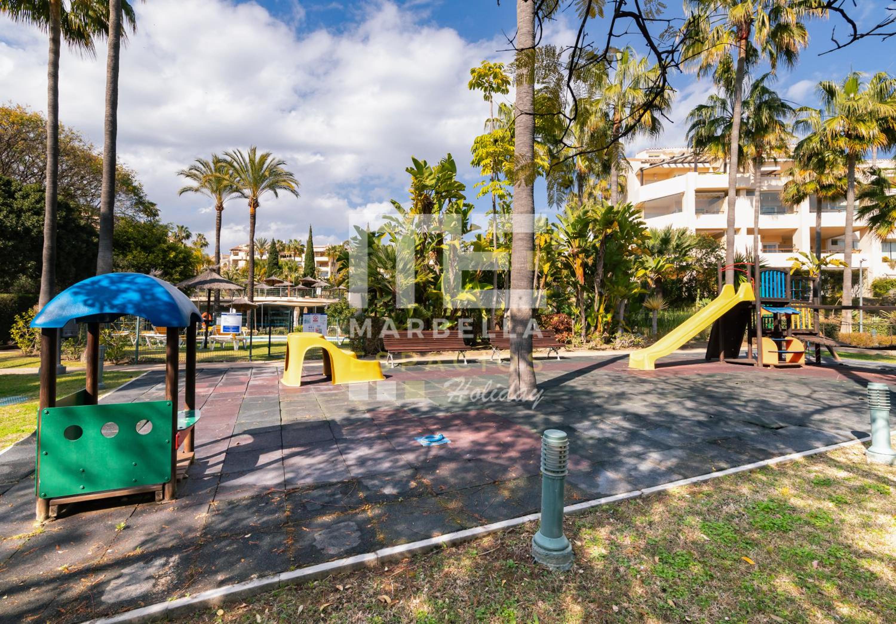 Chic garden flat 5min from beach