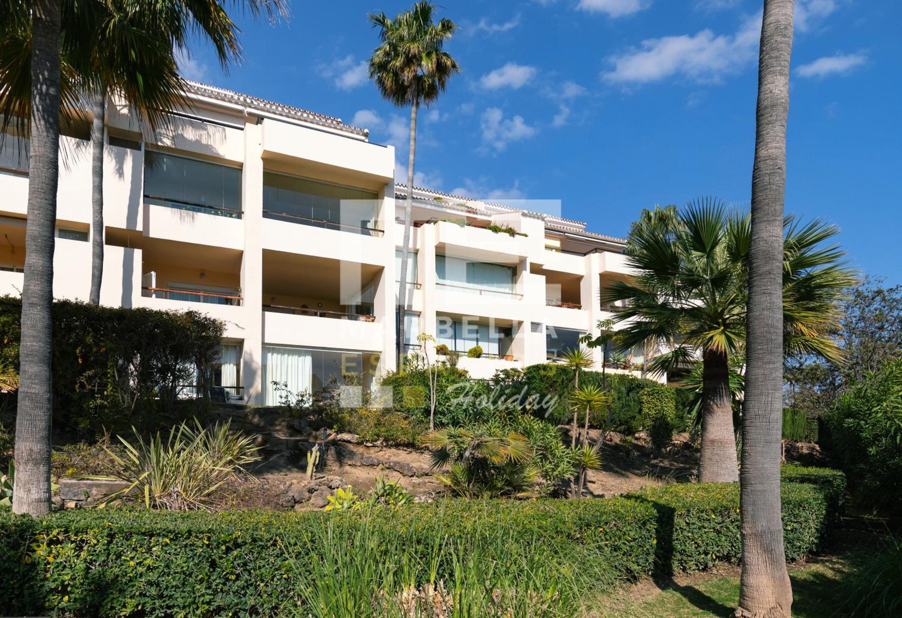 Chic garden flat 5min from beach