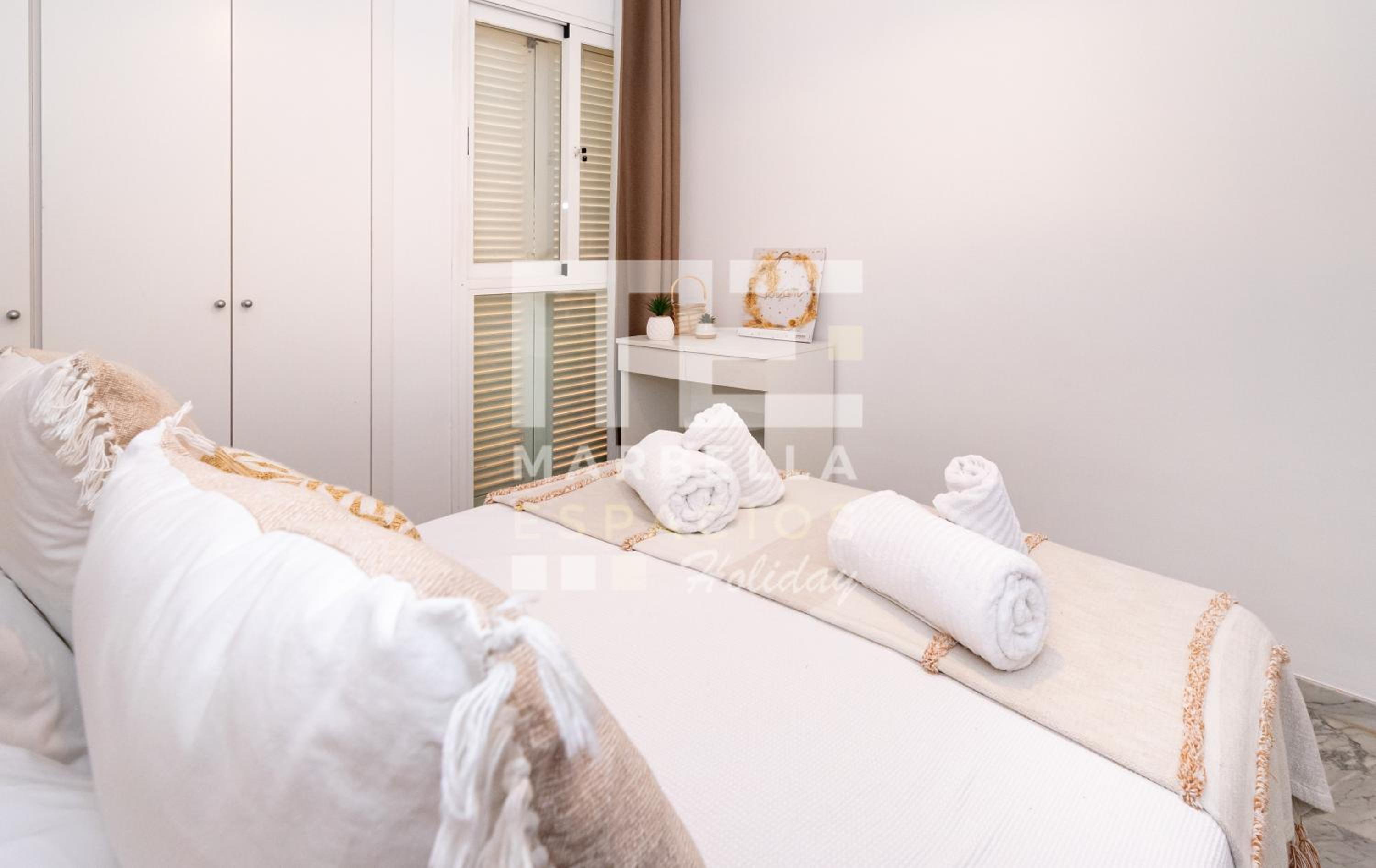 Chic garden flat 5min from beach