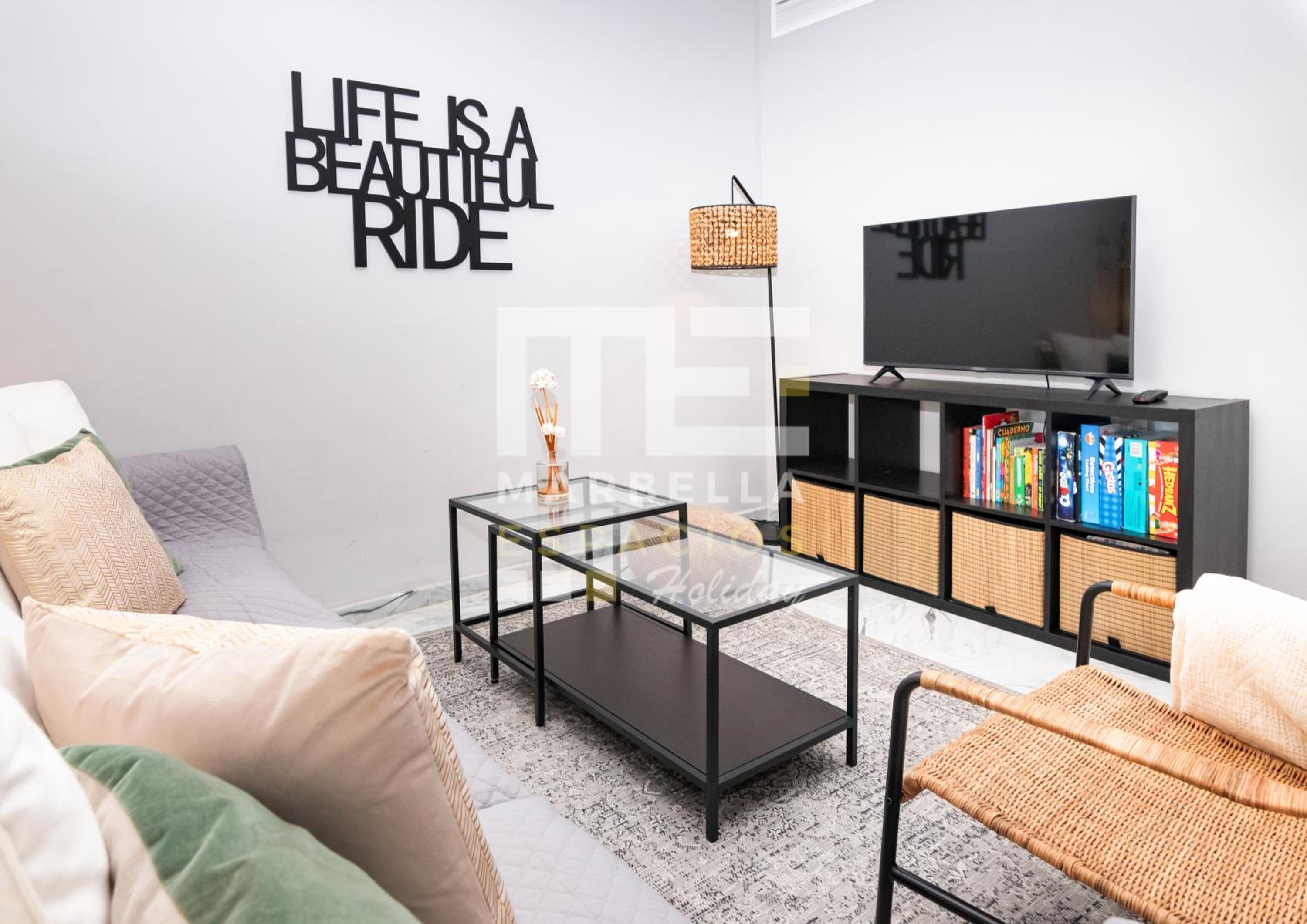 Chic garden flat 5min from beach