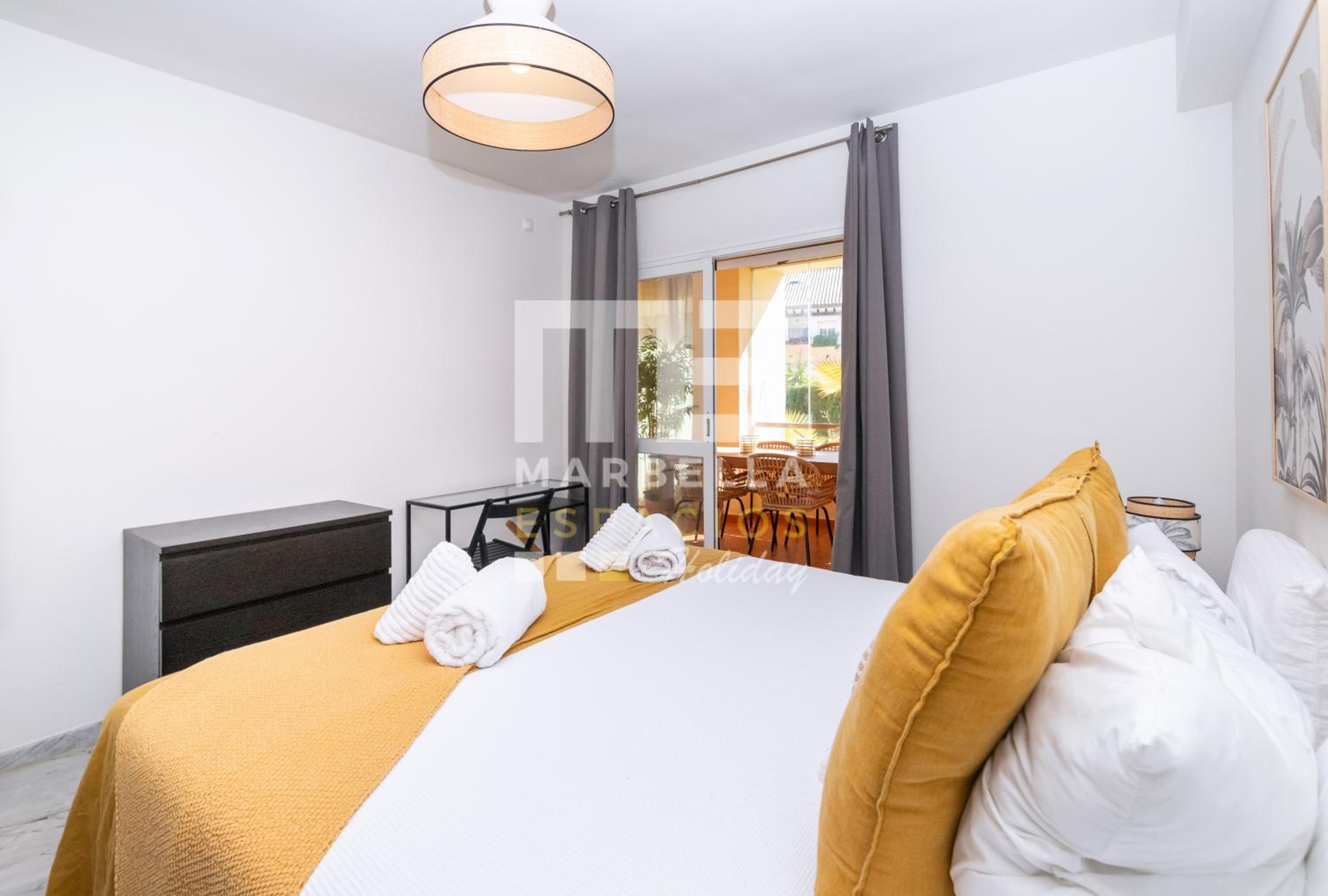 Chic garden flat 5min from beach